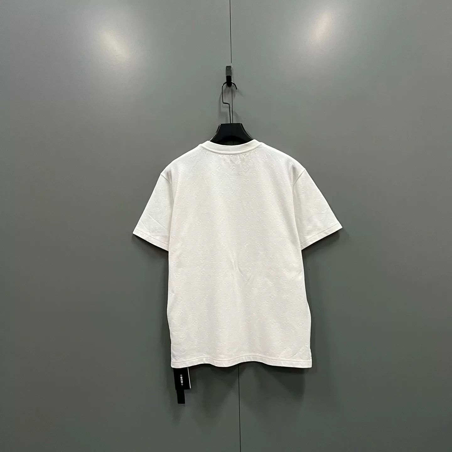 Louis Vuitton Louis Vuitton Monogram 3D Pocket T-Shirt L Size US L / EU 52-54 / 3 - 3 Thumbnail