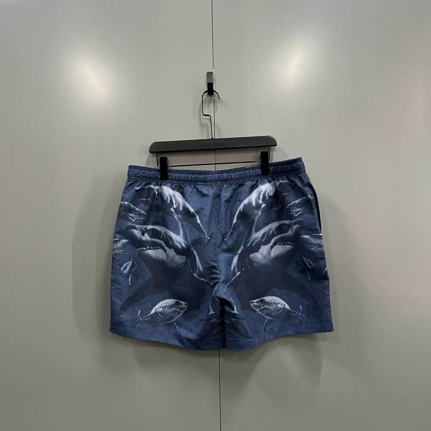 Burberry Burberry Shark Print Shorts XXS Size US 26 / EU 42 - 3 Thumbnail