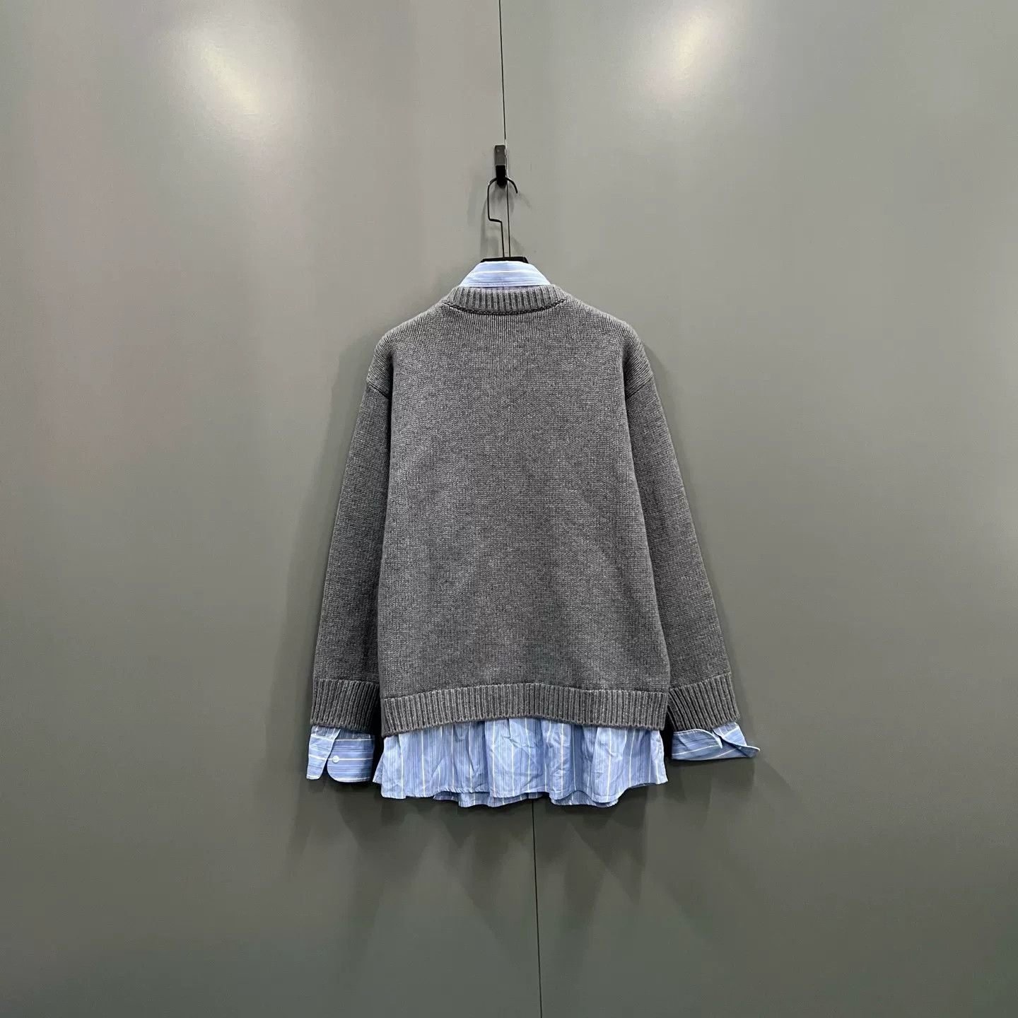 Balenciaga Balenciaga Layered V-Neck Knit Sweater Size M Size US M / EU 48-50 / 2 - 3 Thumbnail
