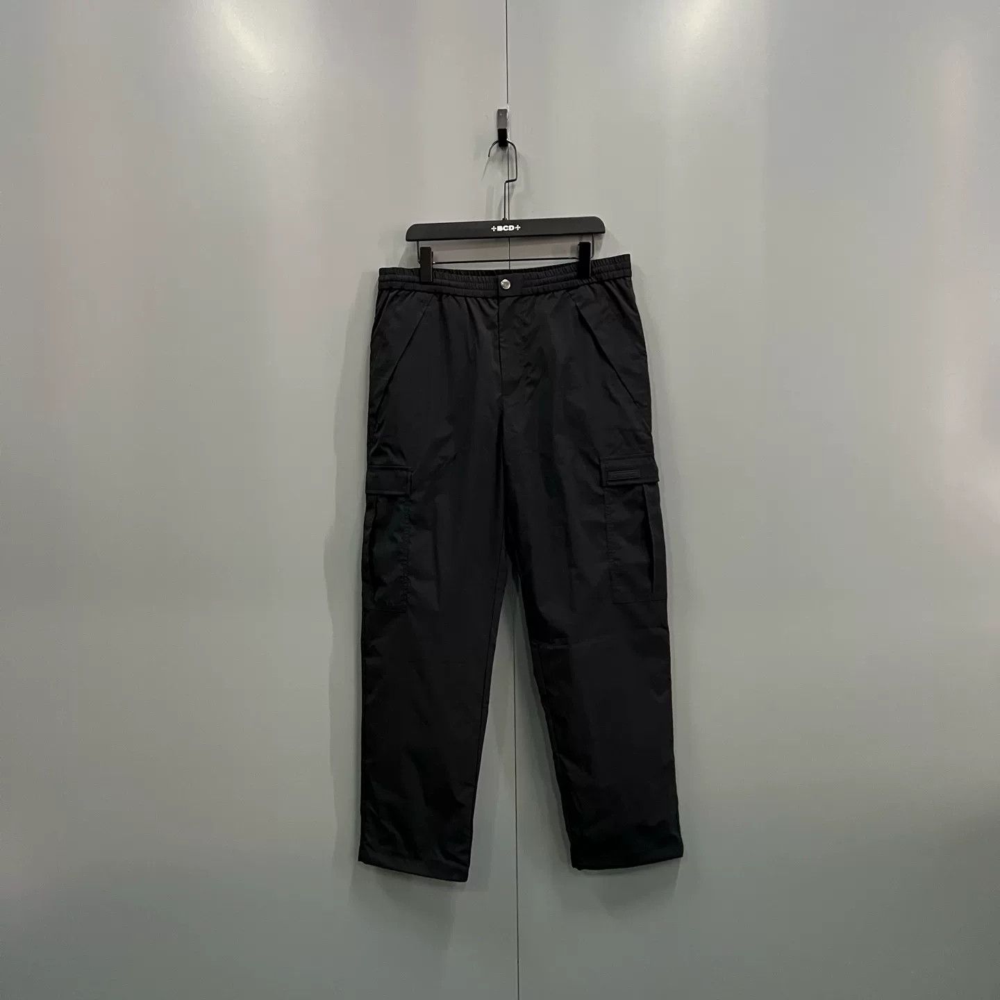 Burberry Burberry Logo Pocket Straight Leg Pants Size 50 Size US 34 / EU 50 - 2 Thumbnail