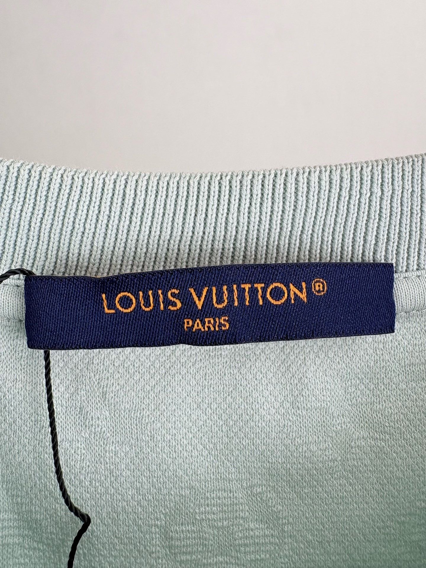 Louis Vuitton Louis Vuitton Monogram Pocket T-Shirt XL Size US XL / EU 56 / 4 - 5 Thumbnail