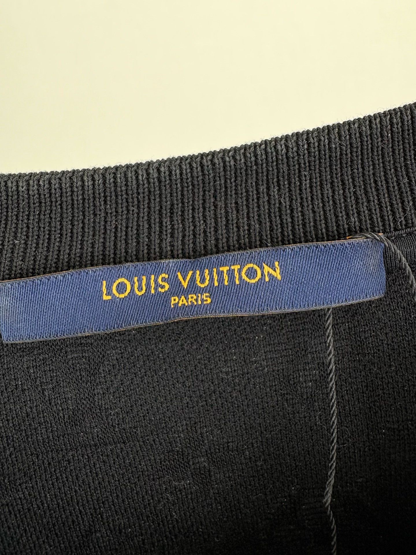 Louis Vuitton Louis Vuitton Monogram Pocket T-Shirt XL Size US XL / EU 56 / 4 - 5 Thumbnail