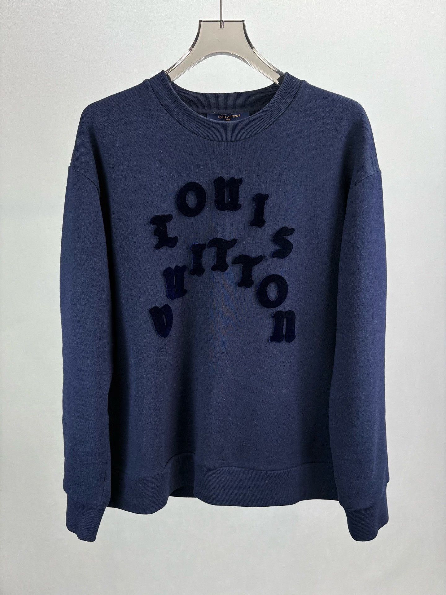 Louis Vuitton Louis Vuitton Flocked Logo Sweatshirt XL Size US XL / EU 56 / 4 - 2 Thumbnail