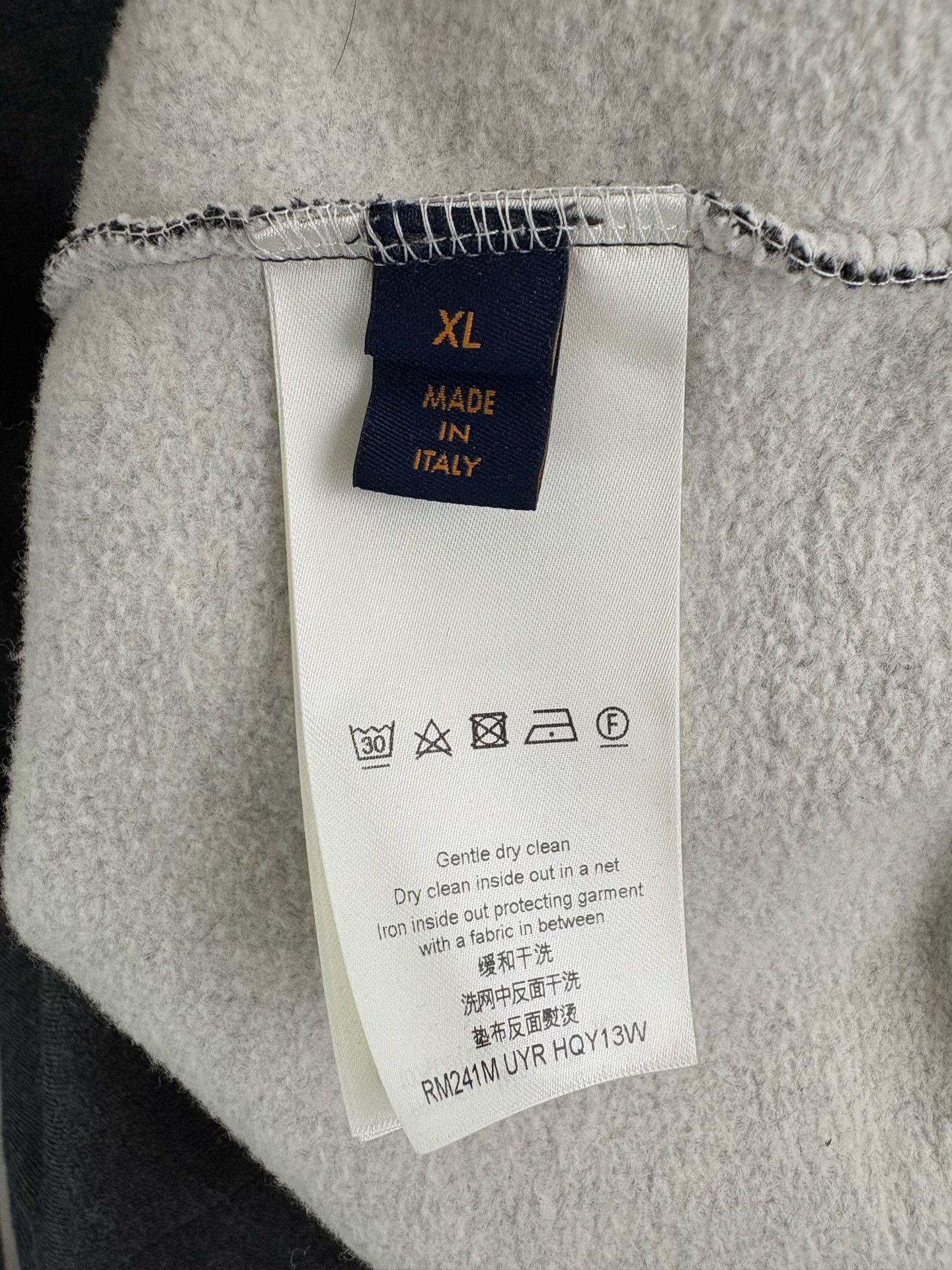 Louis Vuitton Louis Vuitton Logo Patch Sweatshirt XL Size US XL / EU 56 / 4 - 7 Thumbnail