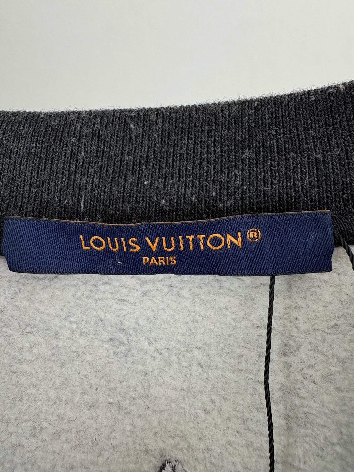 Louis Vuitton Louis Vuitton Logo Patch Sweatshirt XL Size US XL / EU 56 / 4 - 6 Thumbnail