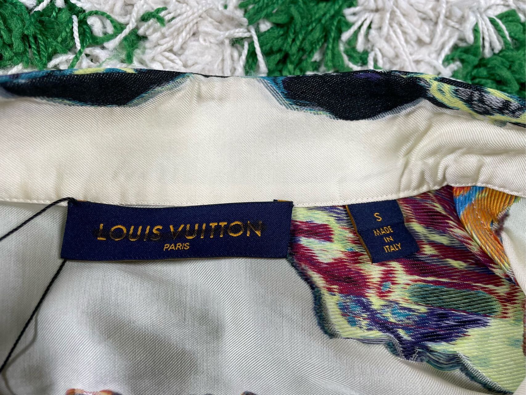 Louis Vuitton Louis Vuitton Graffiti Print Shirt S Size US S / EU 44-46 / 1 - 6 Thumbnail
