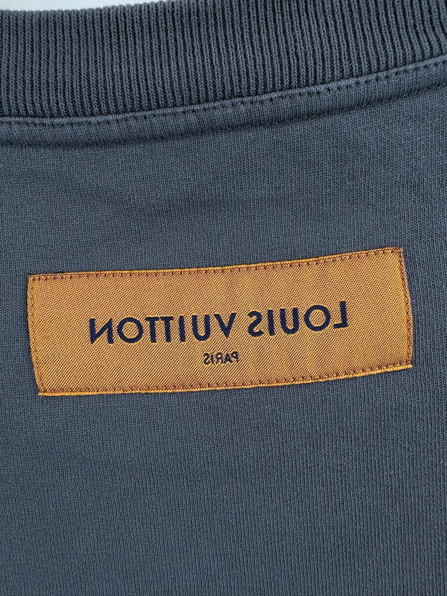 Louis Vuitton Louis Vuitton Reverse Logo Patch T-Shirt XL Size US XL / EU 56 / 4 - 4 Thumbnail