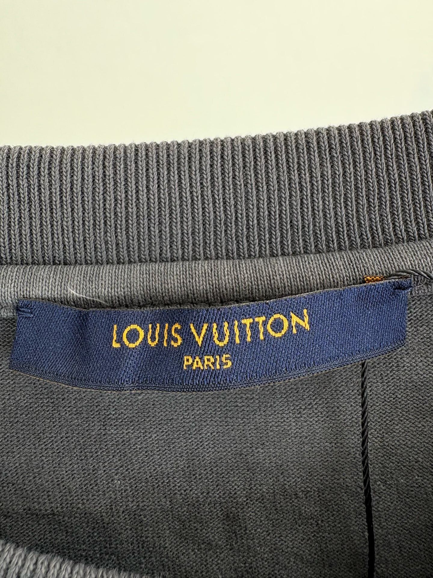 Louis Vuitton Louis Vuitton Reverse Logo Patch T-Shirt XL Size US XL / EU 56 / 4 - 5 Thumbnail