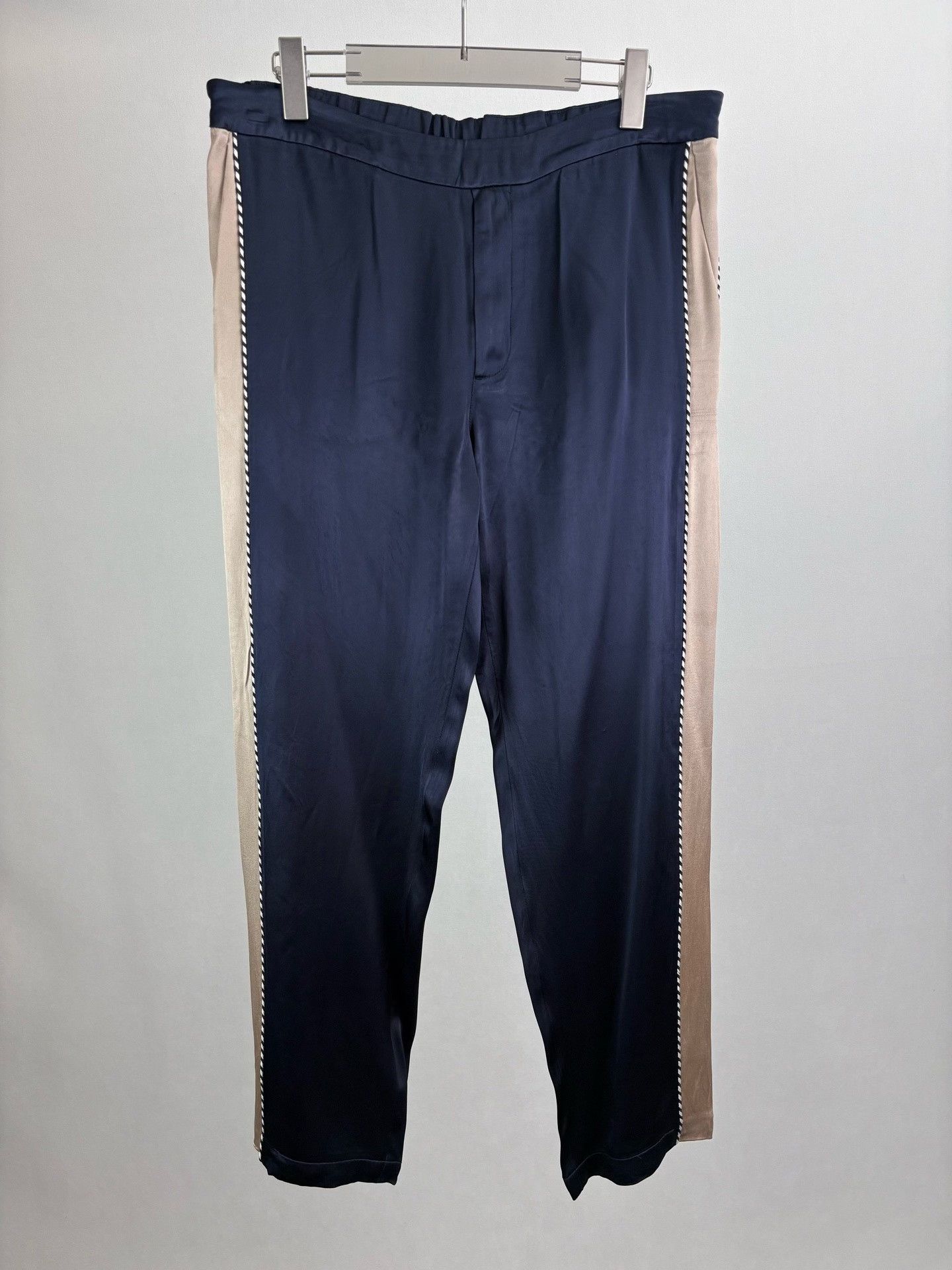 Louis Vuitton Louis Vuitton Striped Side Casual Pants 42 Size US 26 / EU 42 - 2 Thumbnail