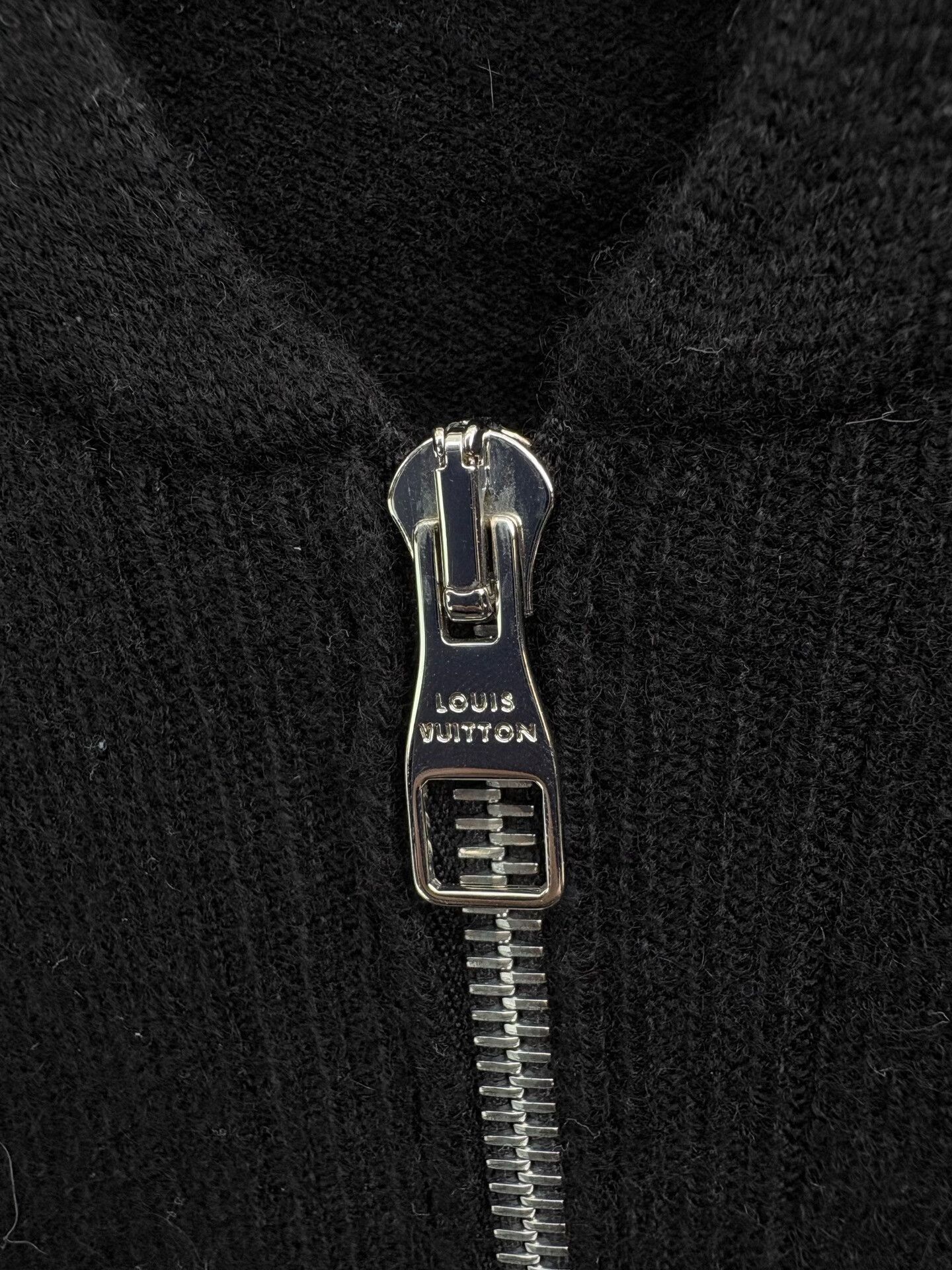 Louis Vuitton Louis Vuitton Cashmere Knit Zip-up Hoodie Size M Size US M / EU 48-50 / 2 - 4 Thumbnail