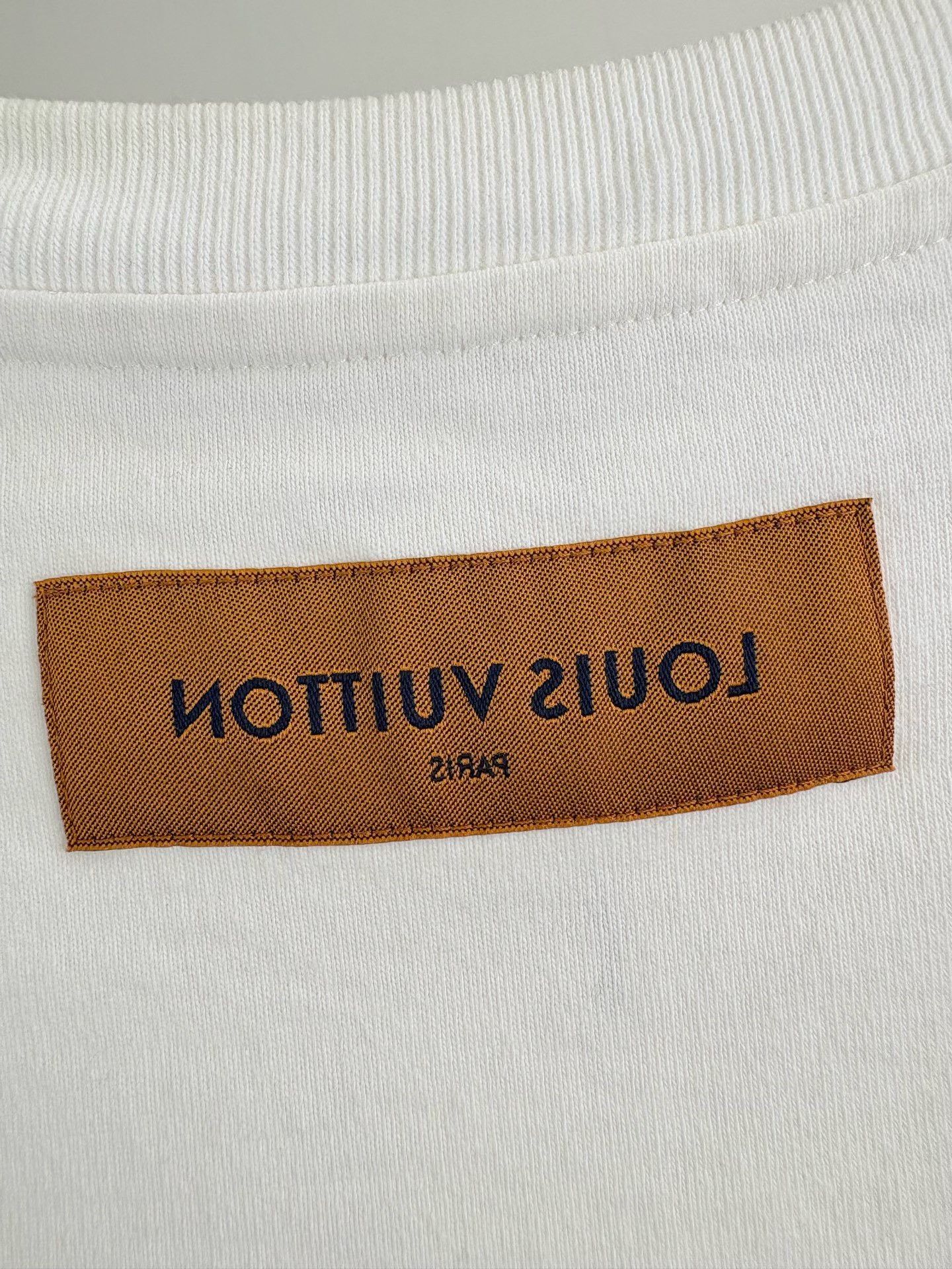 Louis Vuitton Louis Vuitton Script Logo Embroidered T-Shirt XL Size US XL / EU 56 / 4 - 5 Thumbnail