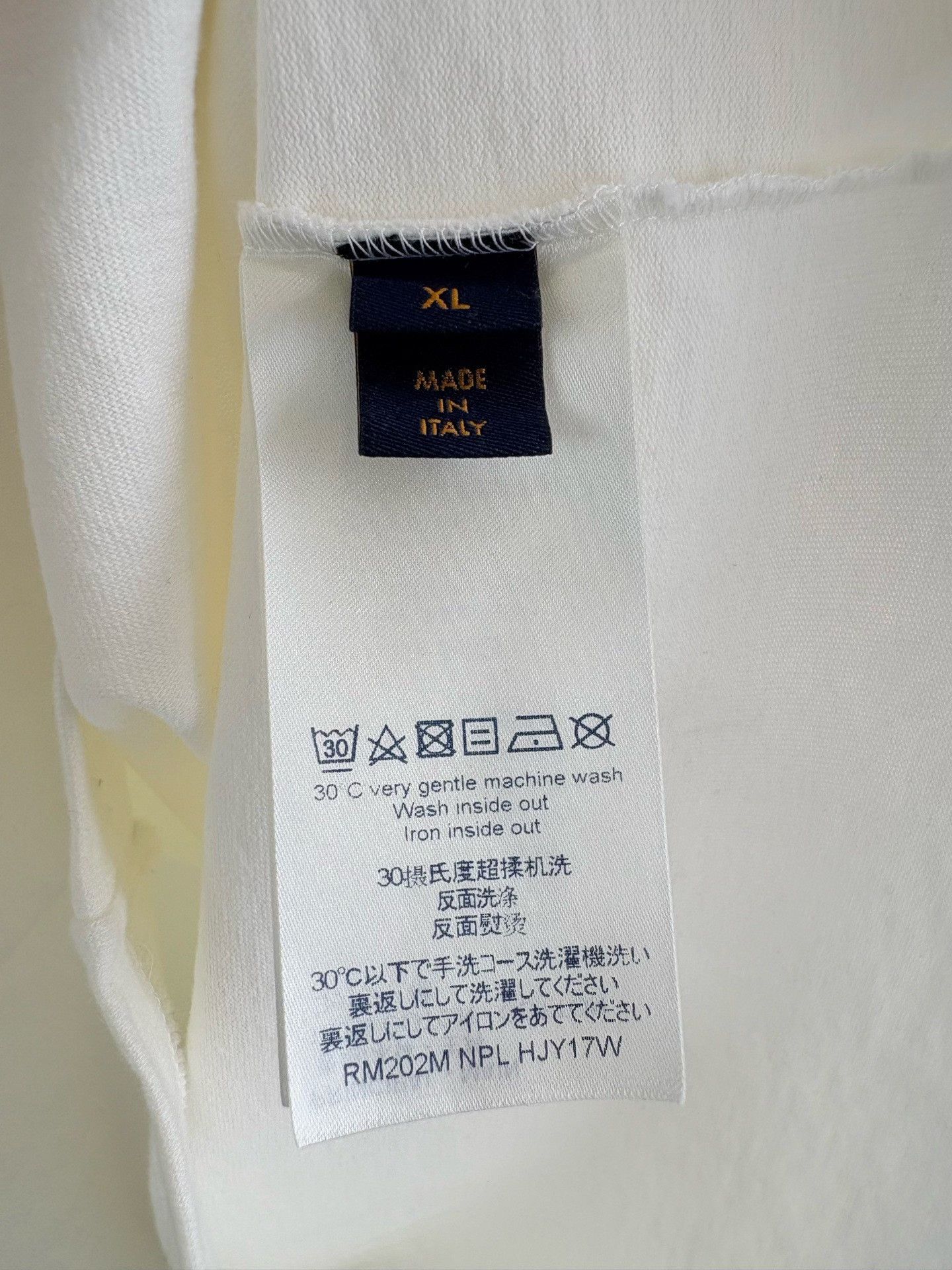 Louis Vuitton Louis Vuitton Script Logo Embroidered T-Shirt XL Size US XL / EU 56 / 4 - 7 Thumbnail