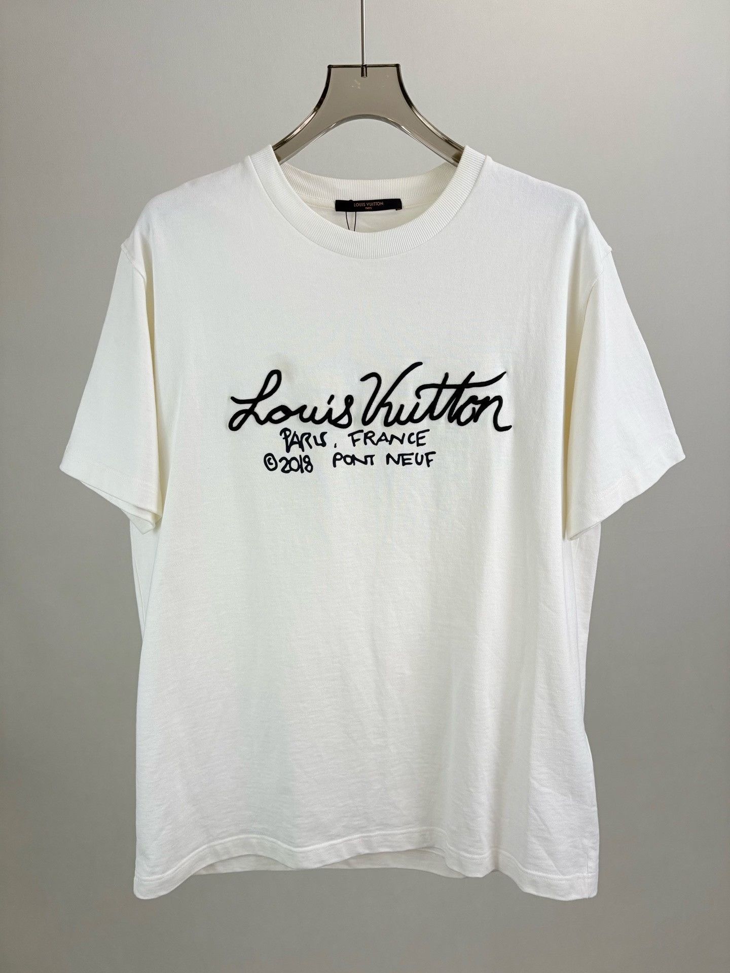 Louis Vuitton Louis Vuitton Script Logo Embroidered T-Shirt XL Size US XL / EU 56 / 4 - 2 Thumbnail