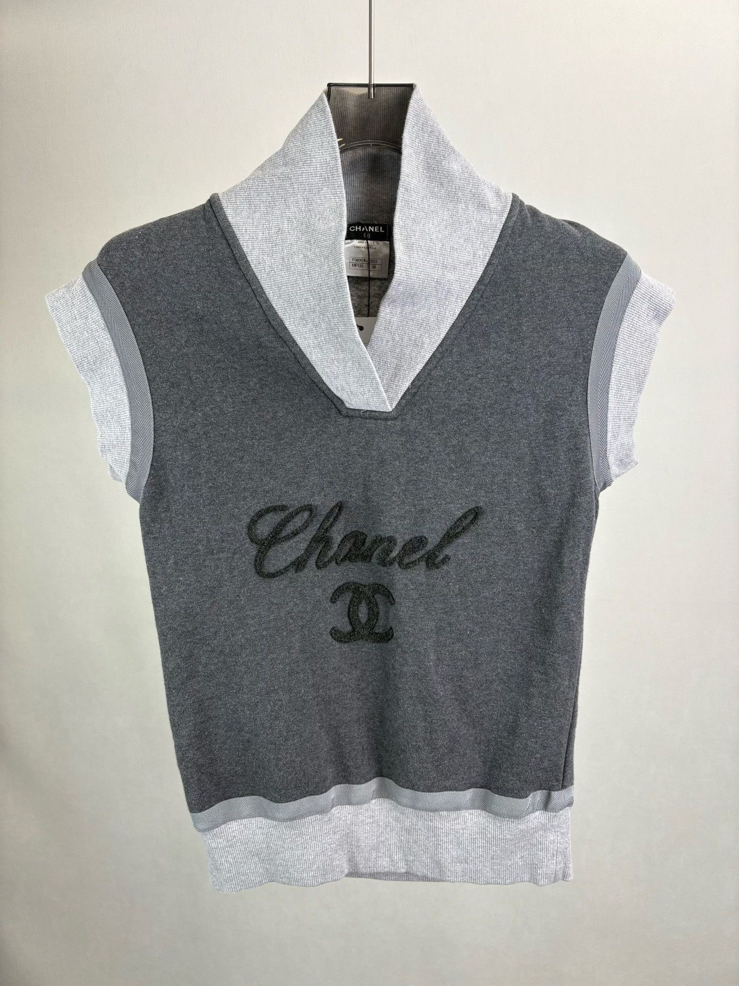 Chanel Chanel Gray Logo Knit Top Size 36 Size XS / US 0-2 / IT 36-38 - 2 Thumbnail