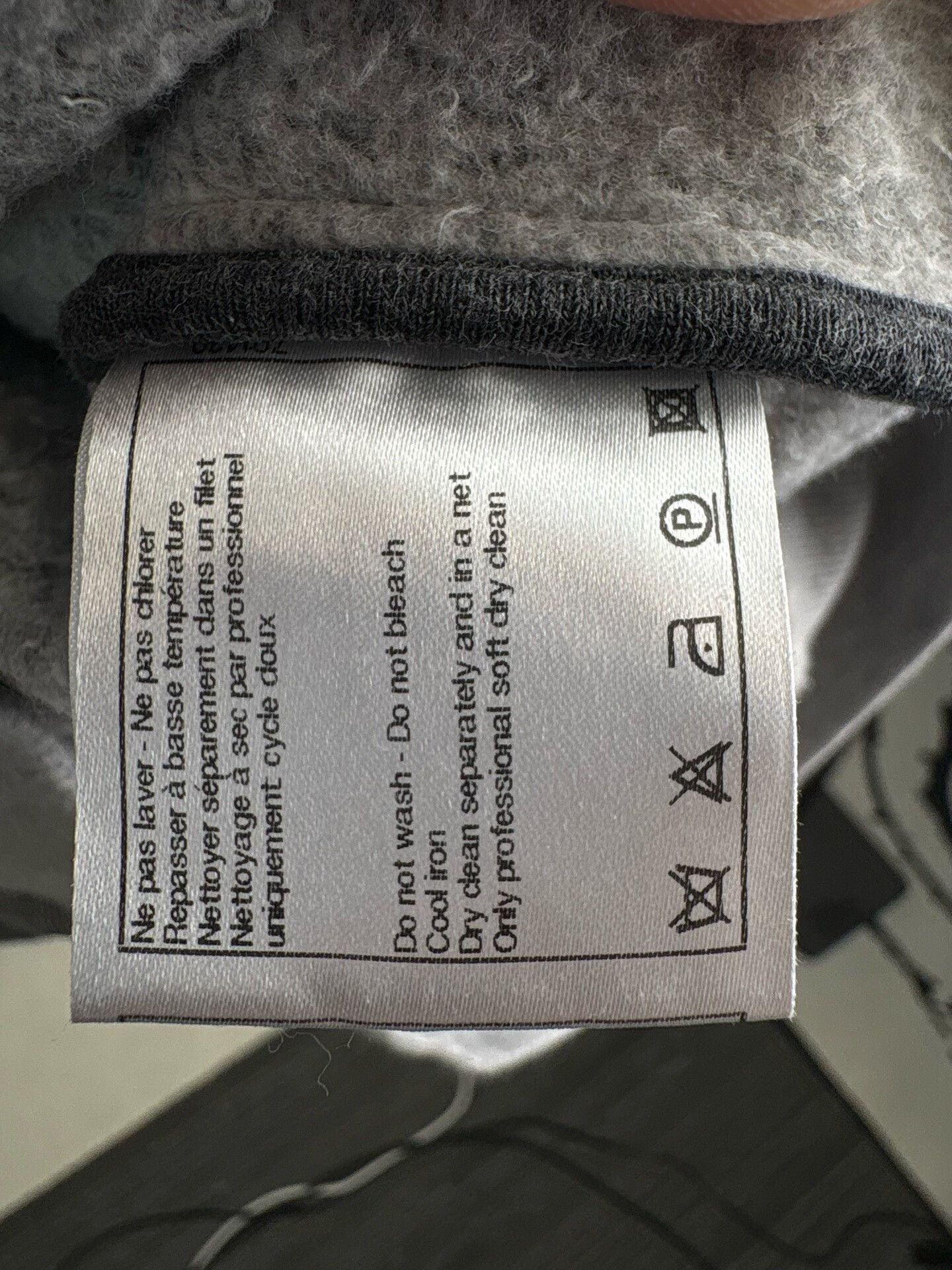 Chanel Chanel Gray Logo Knit Top Size 36 Size XS / US 0-2 / IT 36-38 - 6 Thumbnail