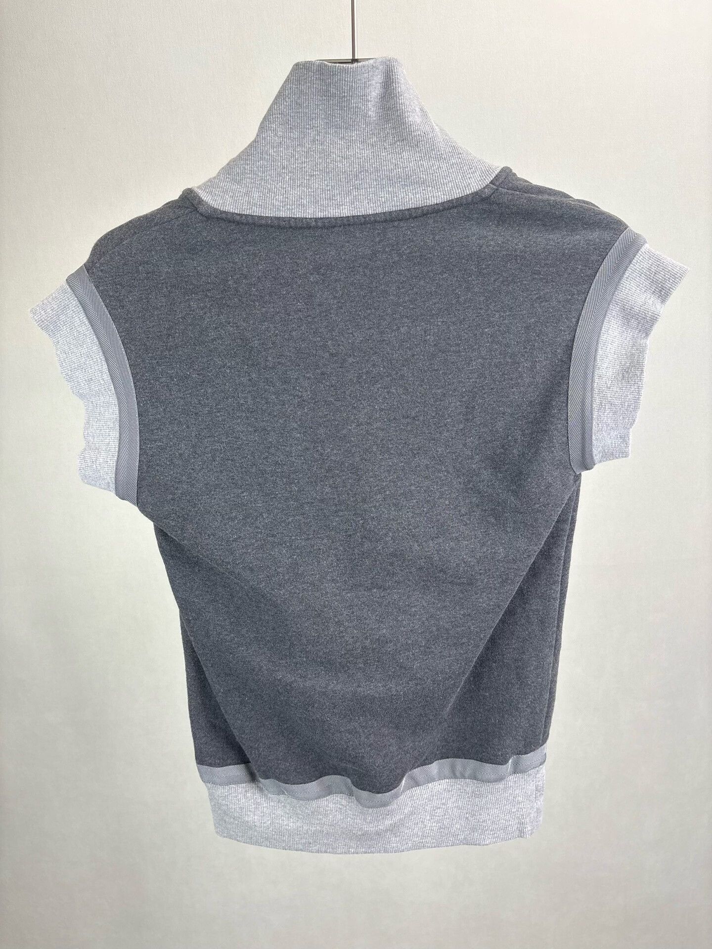 Chanel Chanel Gray Logo Knit Top Size 36 Size XS / US 0-2 / IT 36-38 - 3 Thumbnail