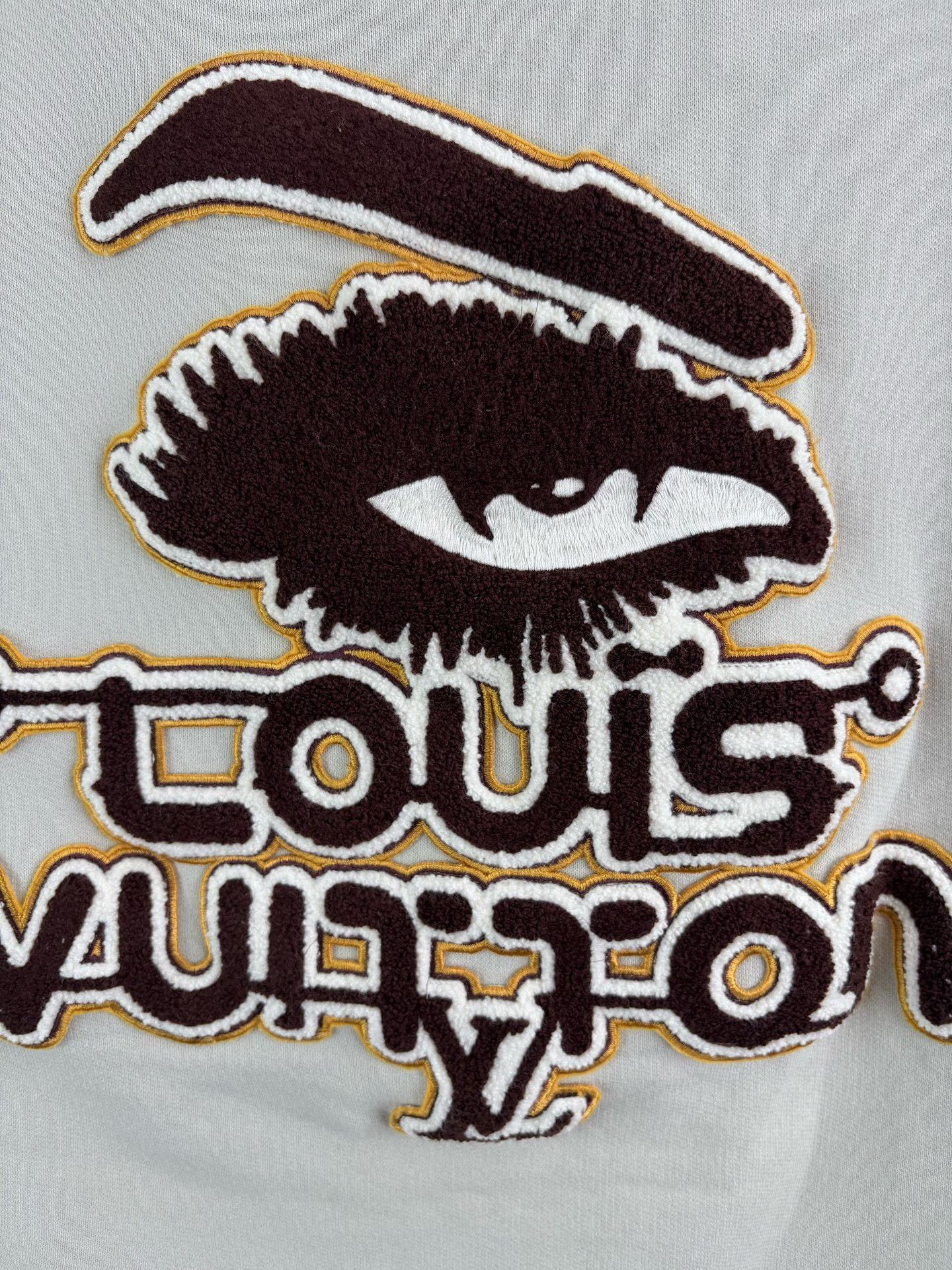 Louis Vuitton Louis Vuitton Eye Embroidery Flocked Logo Sweatshirt XL Size US XL / EU 56 / 4 - 4 Thumbnail