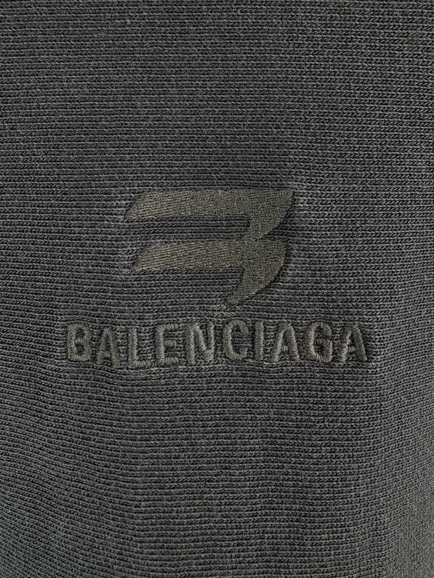 Balenciaga Balenciaga Embroidered Logo Sweatshirt Size 2 Size US M / EU 48-50 / 2 - 4 Thumbnail