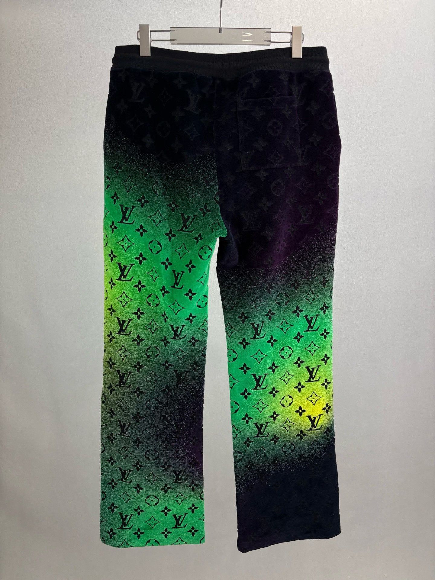Louis Vuitton Louis Vuitton Monogram Flocked Gradient Sweatpants L Size US 34 / EU 50 - 3 Thumbnail