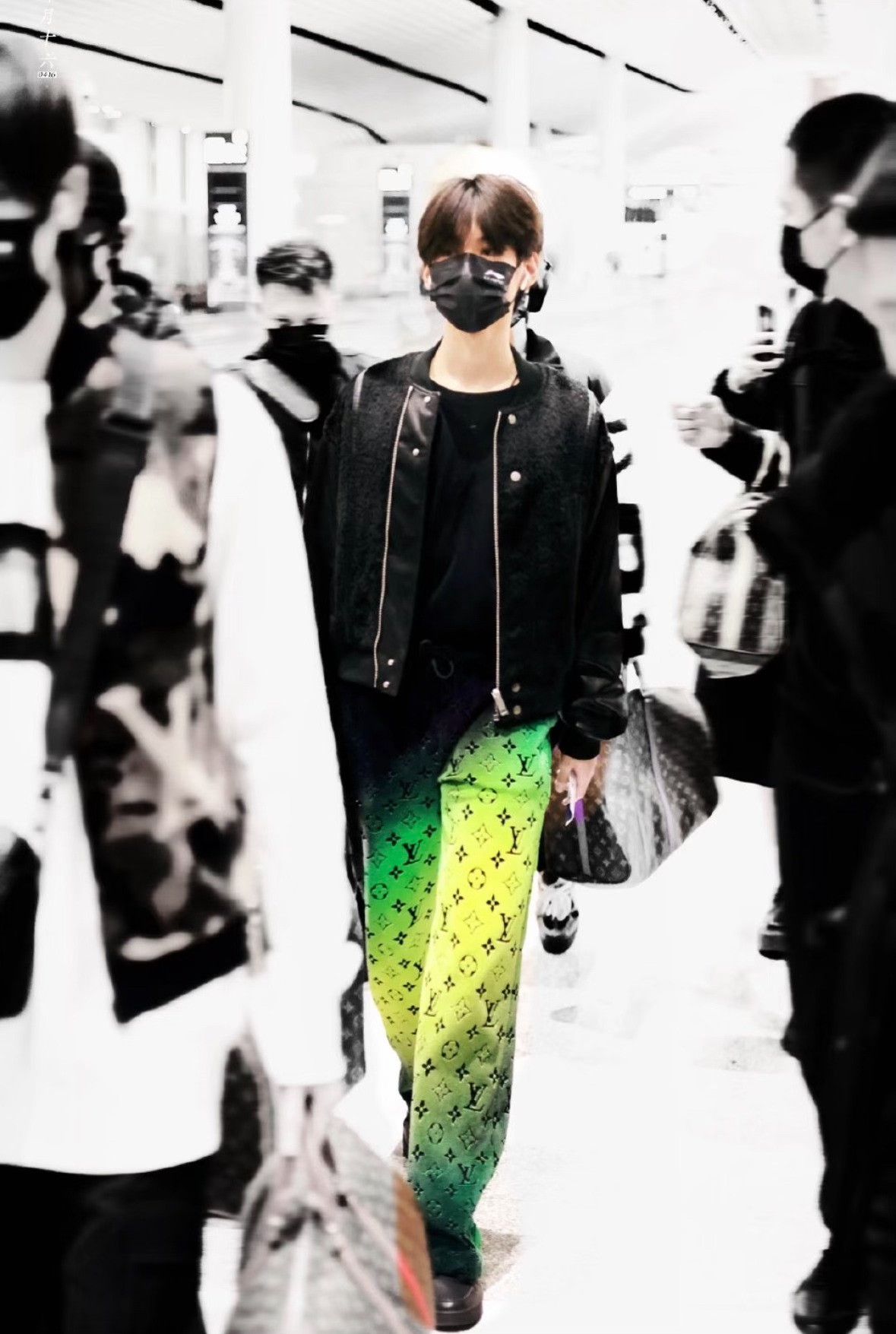 Louis Vuitton Louis Vuitton Monogram Flocked Gradient Sweatpants L Size US 34 / EU 50 - 8 Thumbnail