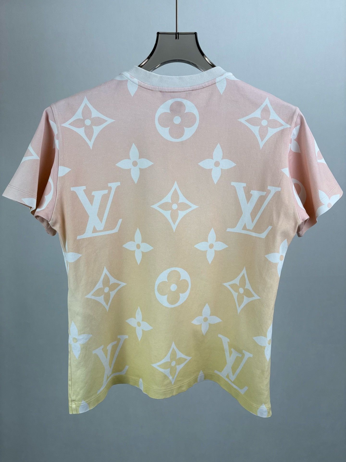 Louis Vuitton Louis Vuitton Gradient Monogram Chain T-Shirt US M Size US M / EU 48-50 / 2 - 3 Thumbnail