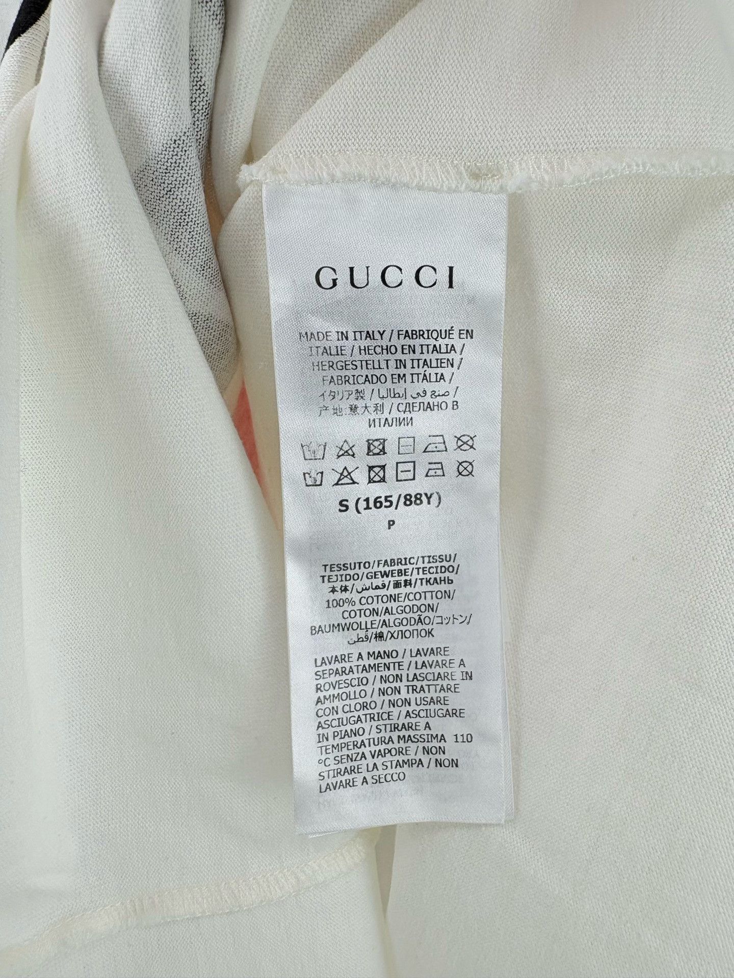 Gucci Gucci Strawberry Print T-Shirt Size S Size US S / EU 44-46 / 1 - 5 Thumbnail