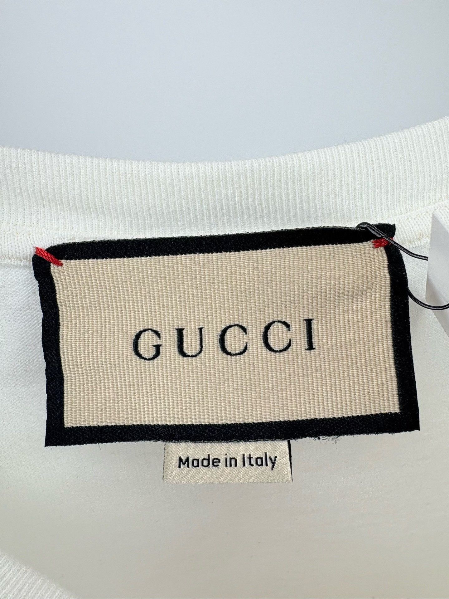 Gucci Gucci Strawberry Print T-Shirt Size S Size US S / EU 44-46 / 1 - 4 Thumbnail