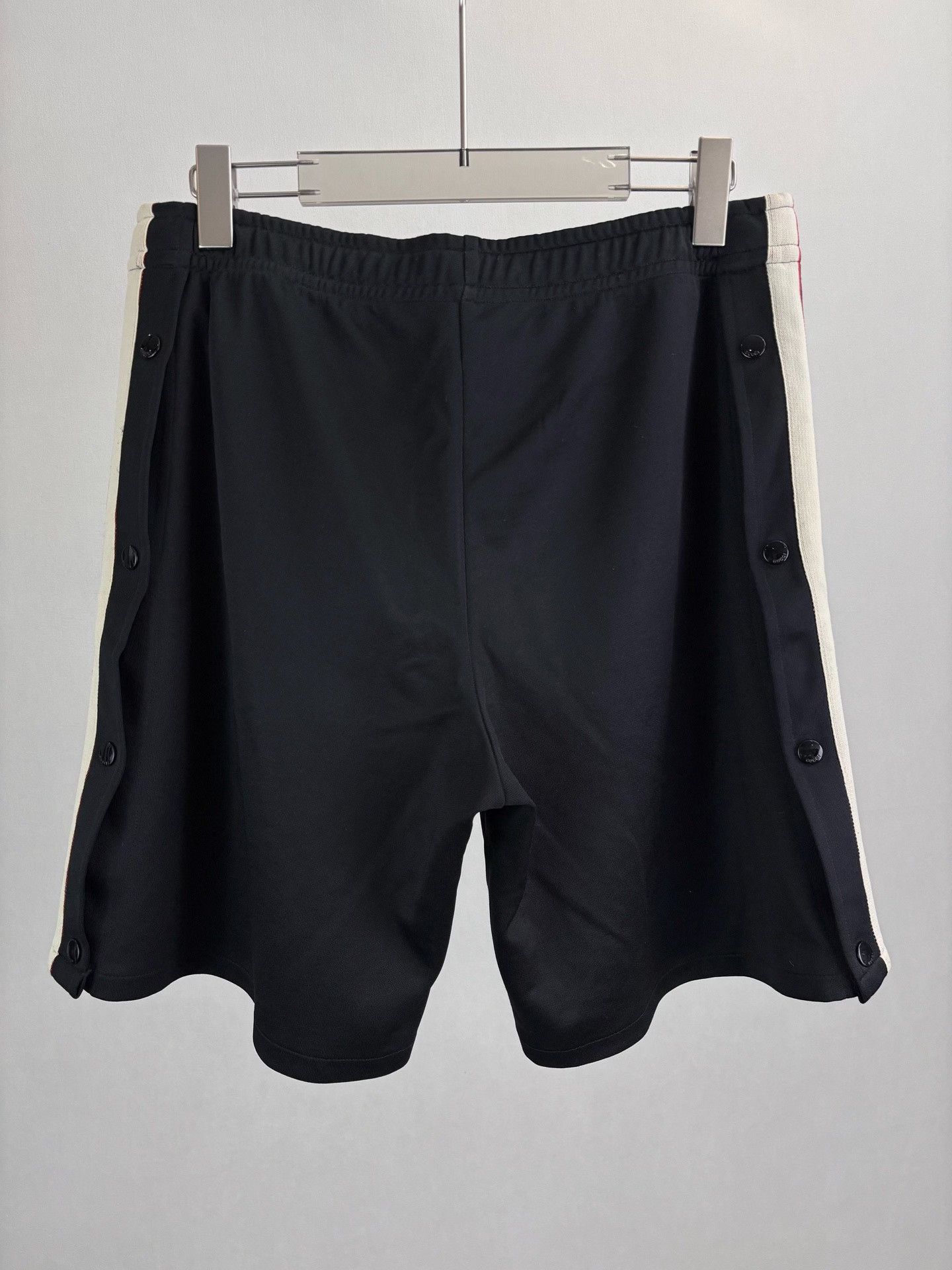 Gucci Gucci Web Logo Side Stripe Shorts Size S Size US 30 / EU 46 - 3 Thumbnail