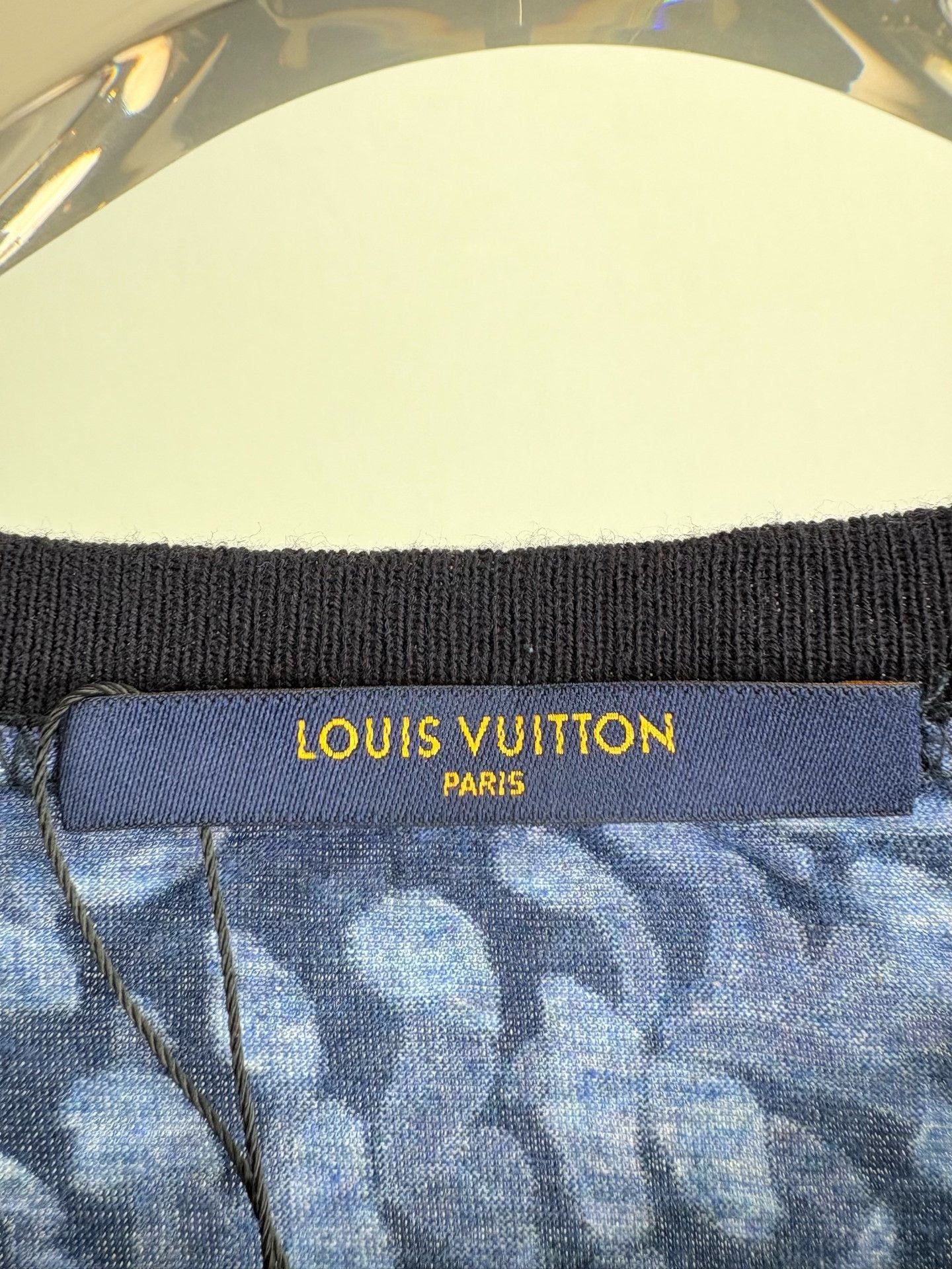 Louis Vuitton Louis Vuitton Floral Print T-Shirt XL Size US XL / EU 56 / 4 - 5 Thumbnail