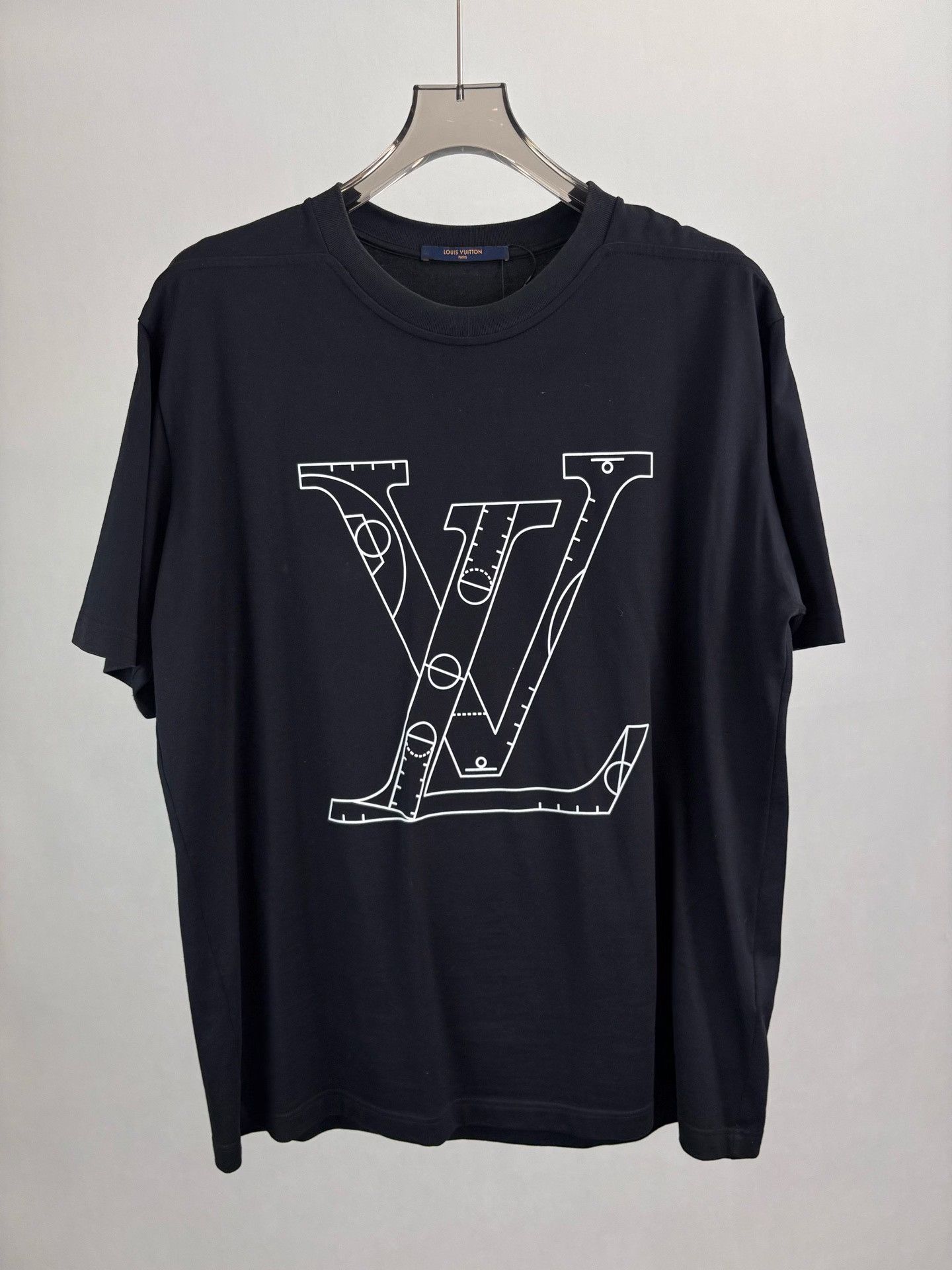 Louis Vuitton Louis Vuitton x NBA Basketball Logo Print T-Shirt US XXL Size US XXL / EU 58 / 5 - 2 Thumbnail