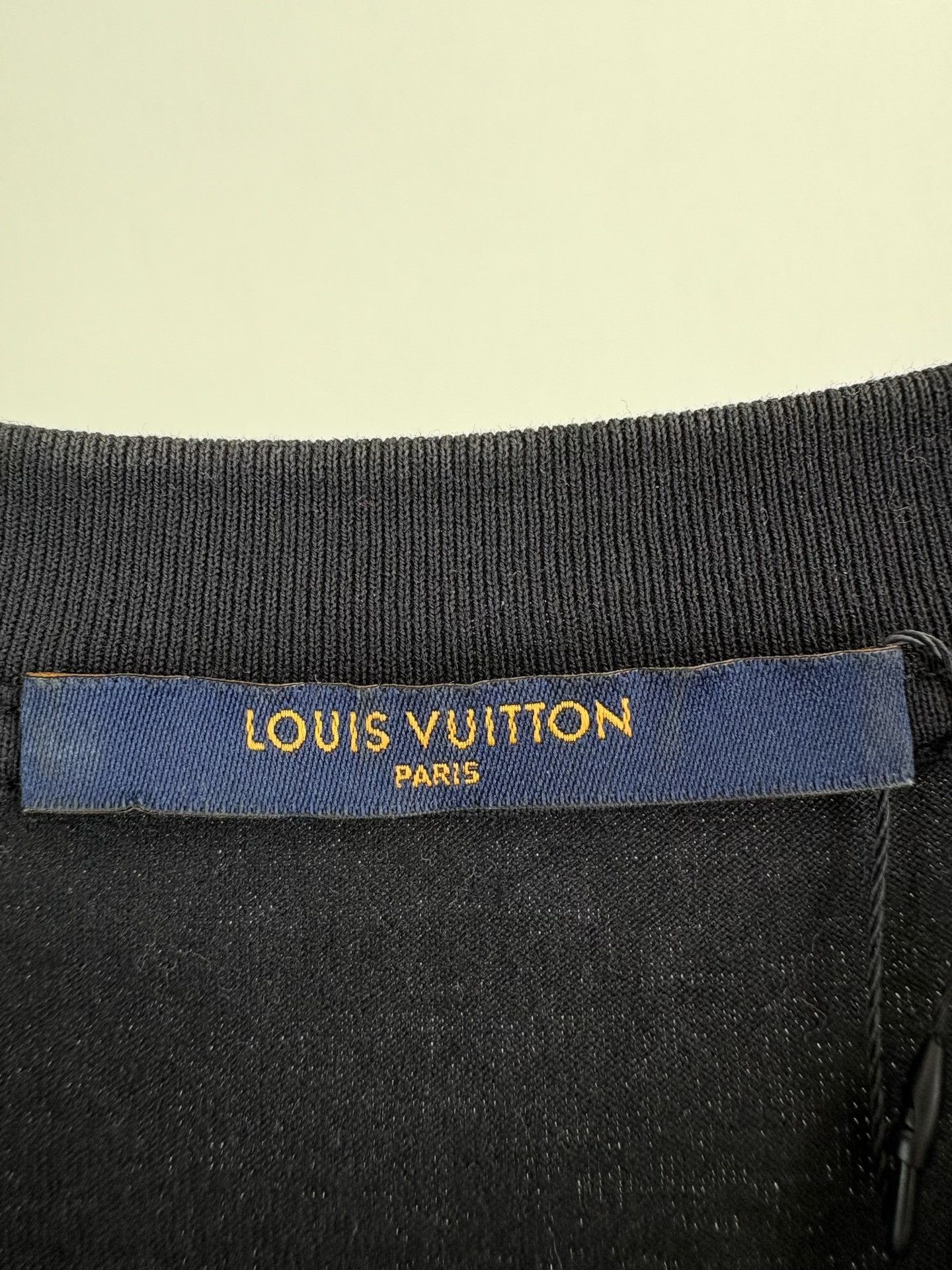 Louis Vuitton Louis Vuitton x NBA Basketball Logo Print T-Shirt US XXL Size US XXL / EU 58 / 5 - 5 Thumbnail