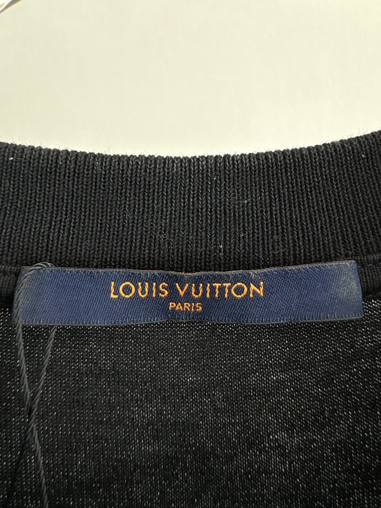 Louis Vuitton Louis Vuitton Flocked Planet Logo T-Shirt XL Size US XL / EU 56 / 4 - 5 Thumbnail