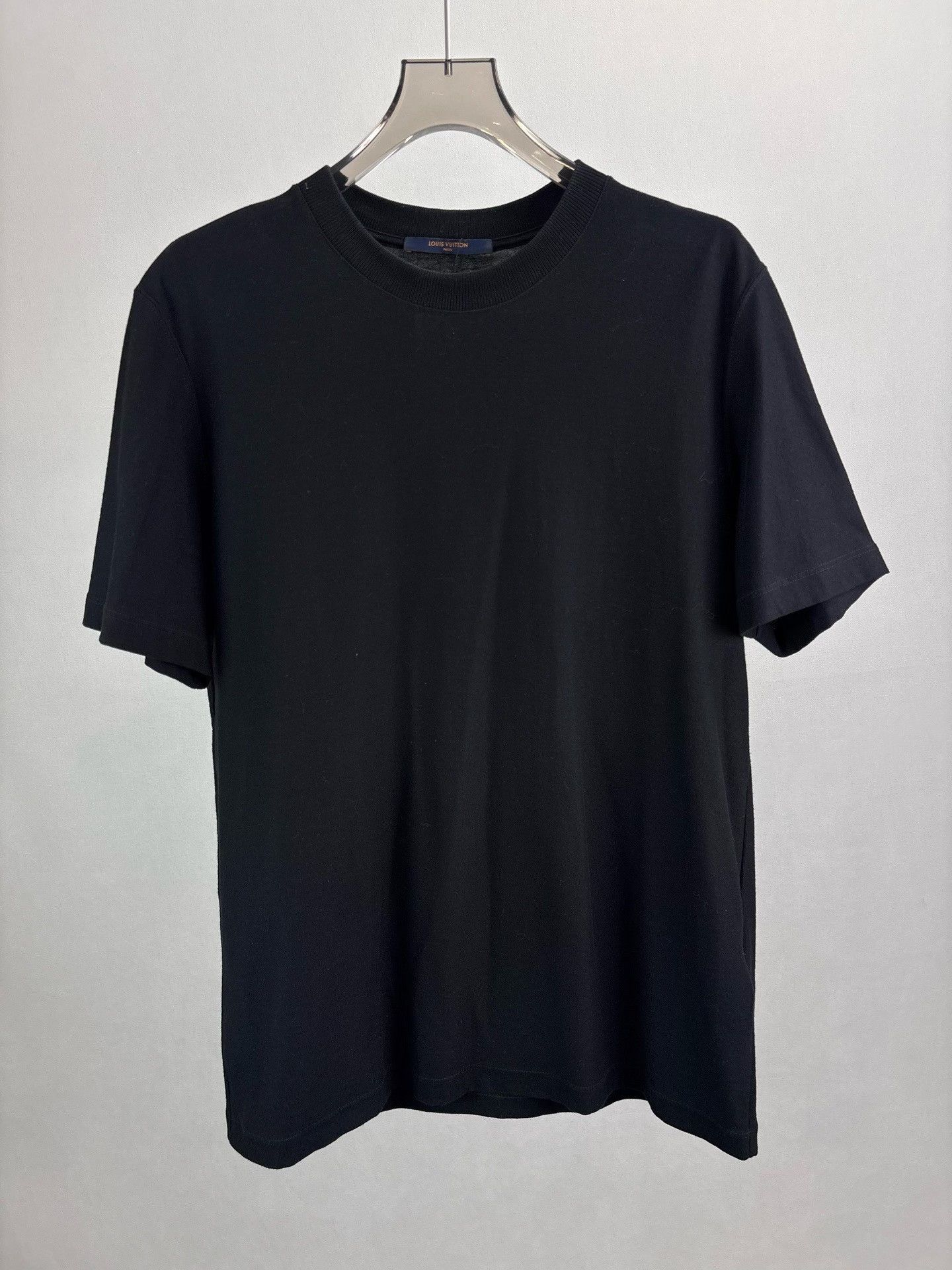 Louis Vuitton Louis Vuitton Flocked Planet Logo T-Shirt XL Size US XL / EU 56 / 4 - 3 Thumbnail