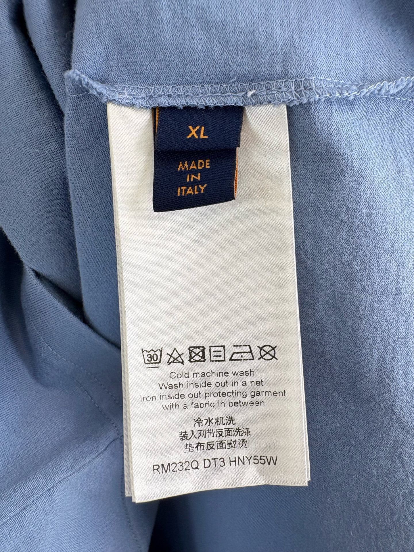 Louis Vuitton Louis Vuitton Embossed LV Logo T-Shirt Blue XL Size US XL / EU 56 / 4 - 7 Thumbnail