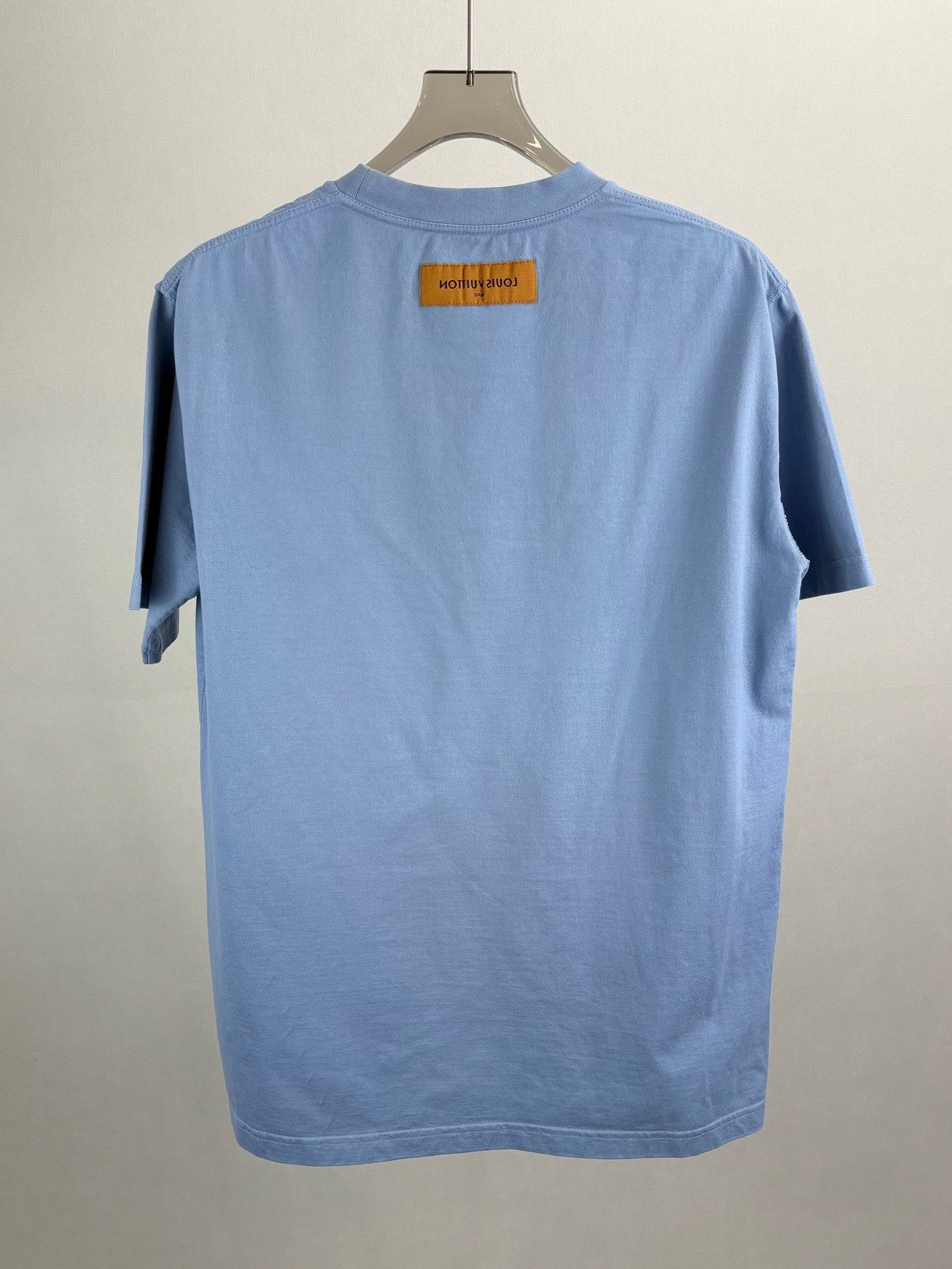 Louis Vuitton Louis Vuitton Embossed LV Logo T-Shirt Blue XL Size US XL / EU 56 / 4 - 3 Thumbnail