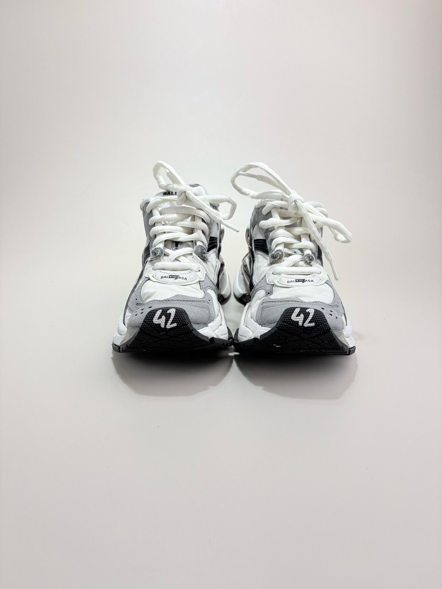 Balenciaga Balenciaga Grey Runner Sneakers 42 Size US 9 / EU 42 - 3 Thumbnail