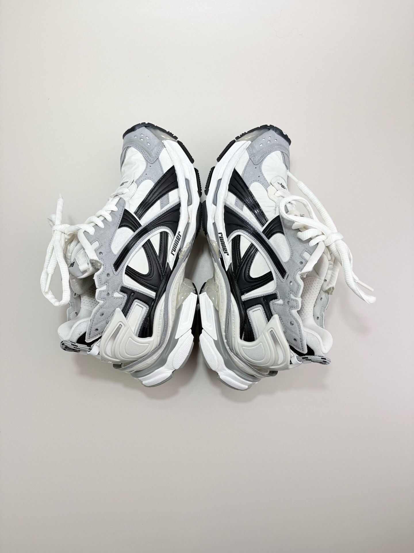 Balenciaga Balenciaga Grey Runner Sneakers 42 Size US 9 / EU 42 - 6 Thumbnail