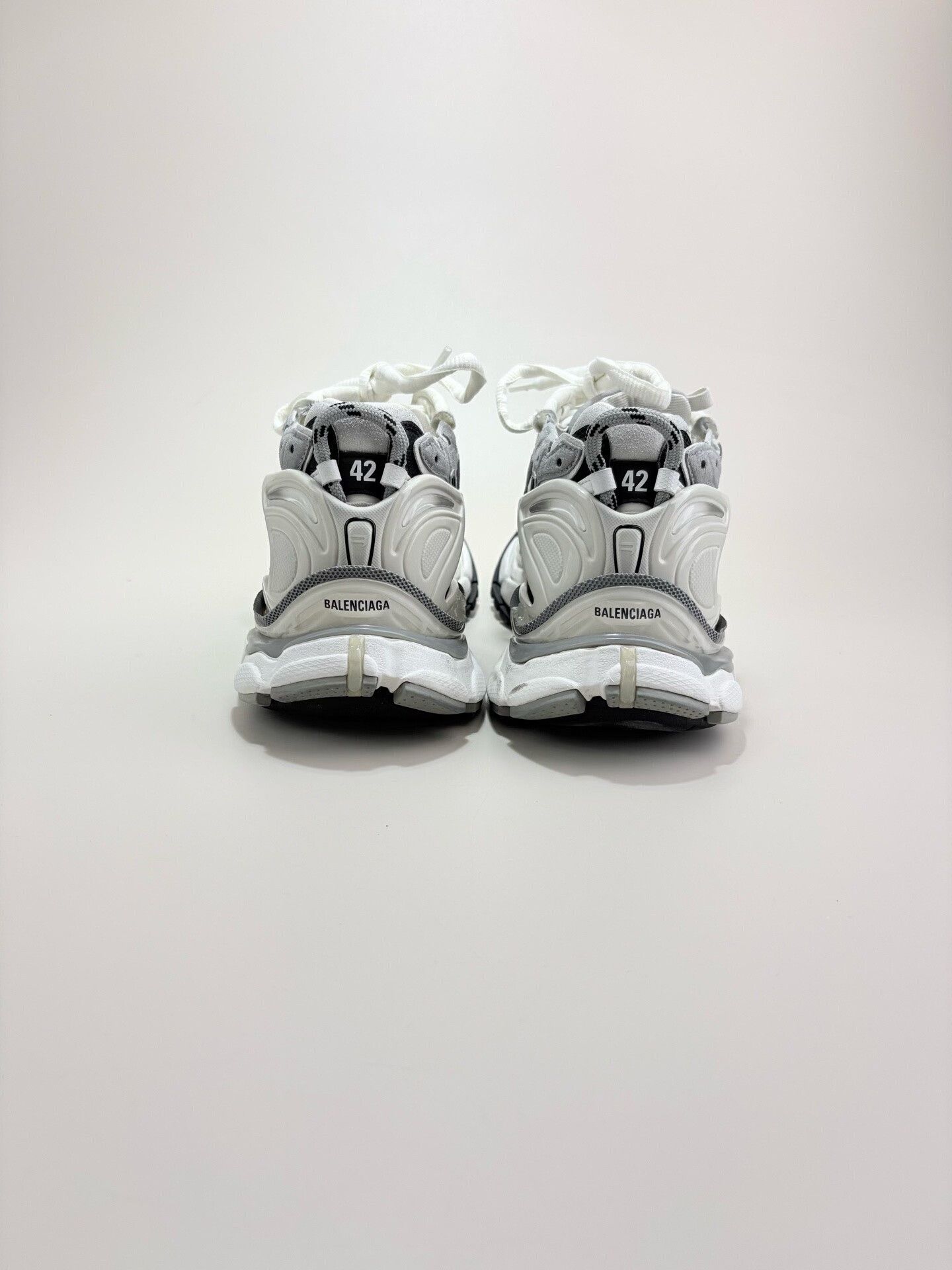 Balenciaga Balenciaga Grey Runner Sneakers 42 Size US 9 / EU 42 - 4 Thumbnail