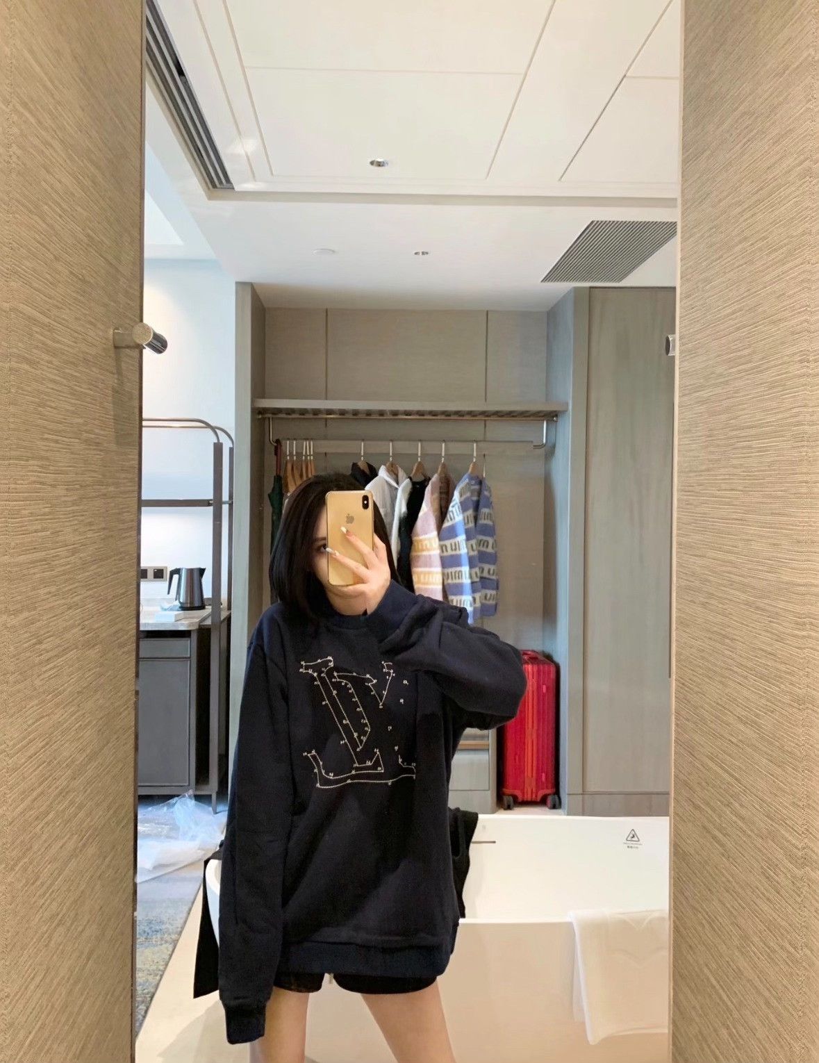 Louis Vuitton Louis Vuitton Connect the Dots Logo Sweatshirt L Size US L / EU 52-54 / 3 - 9 Thumbnail