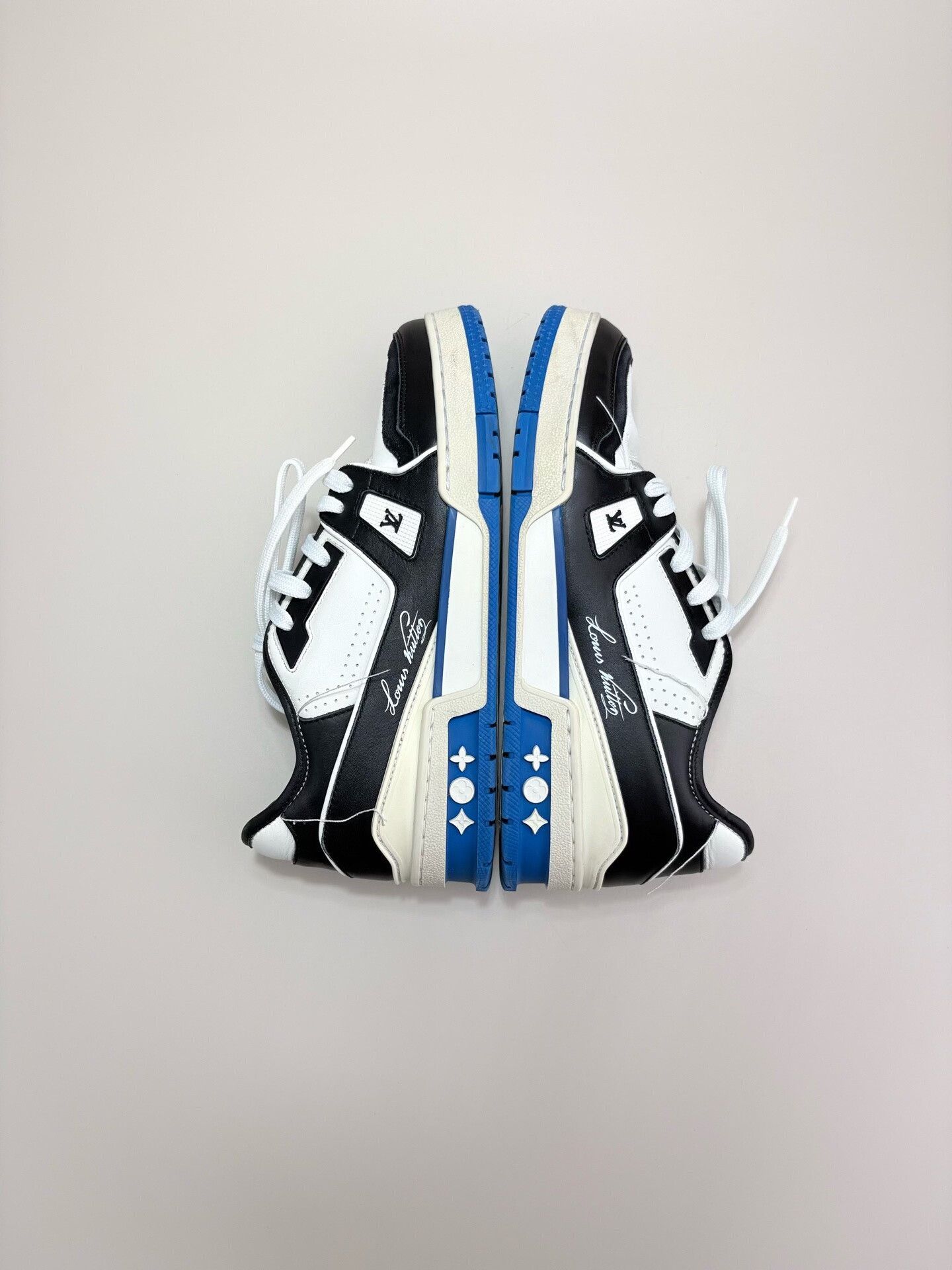Louis Vuitton Louis Vuitton Blue Black LV Trainer Sneakers 5.5 Size US 5.5 / EU 38 - 6 Thumbnail