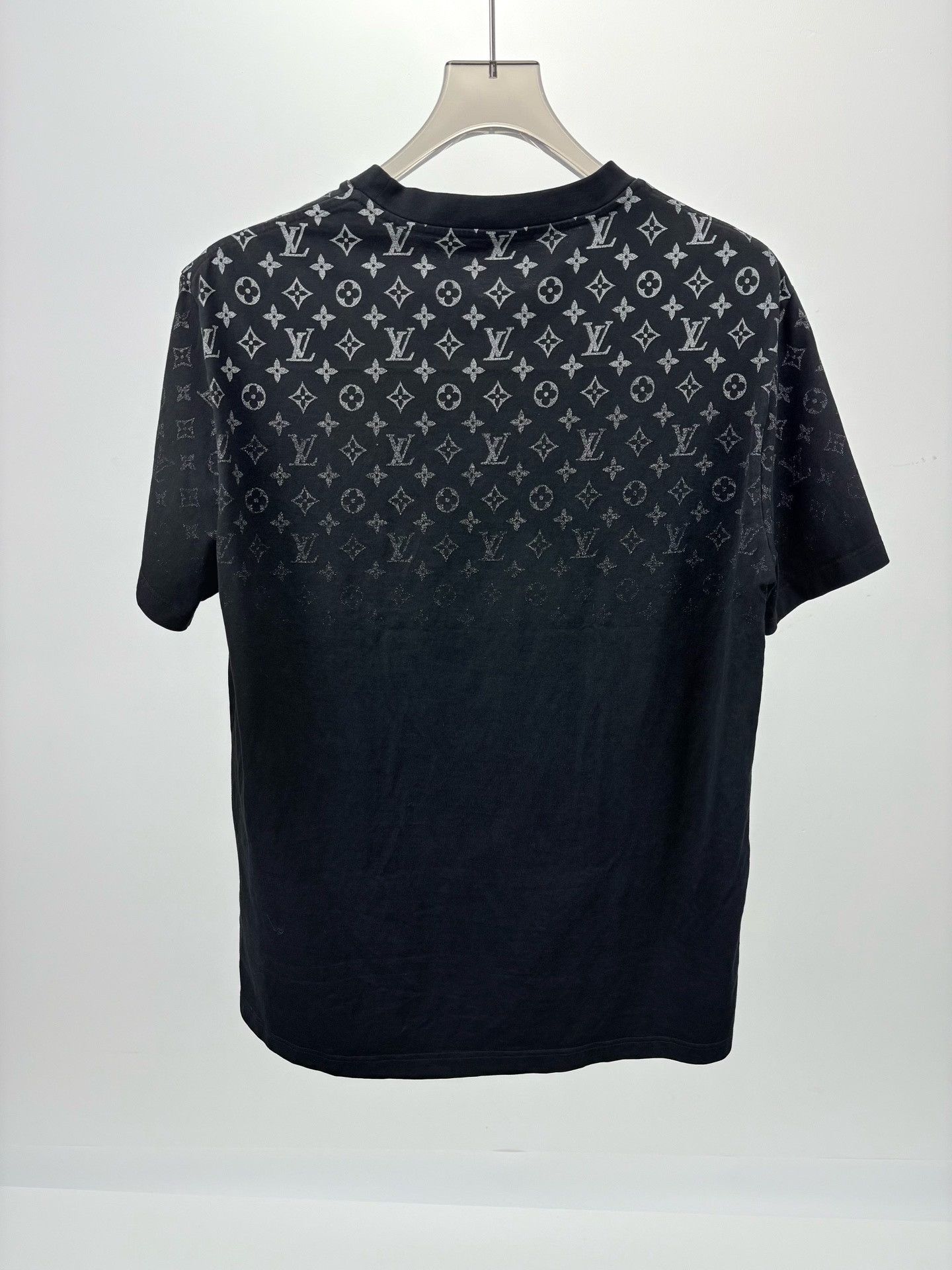 Louis Vuitton Louis Vuitton Monogram Gradient T-Shirt XL Size US XL / EU 56 / 4 - 3 Thumbnail