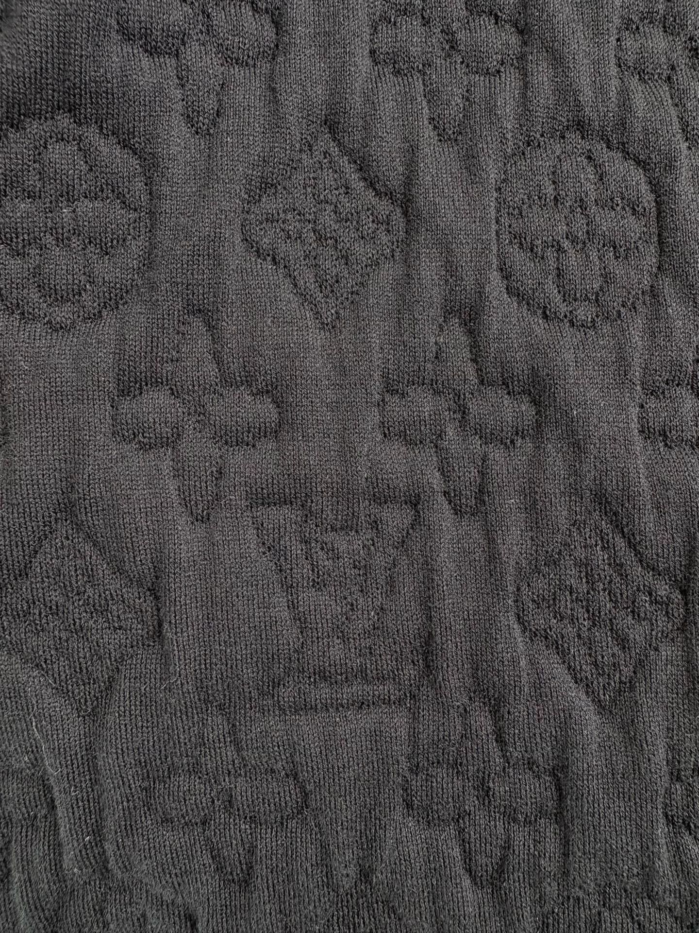 Louis Vuitton Louis Vuitton Monogram Embossed Sleeve Sweatshirt XL Size US XL / EU 56 / 4 - 4 Thumbnail