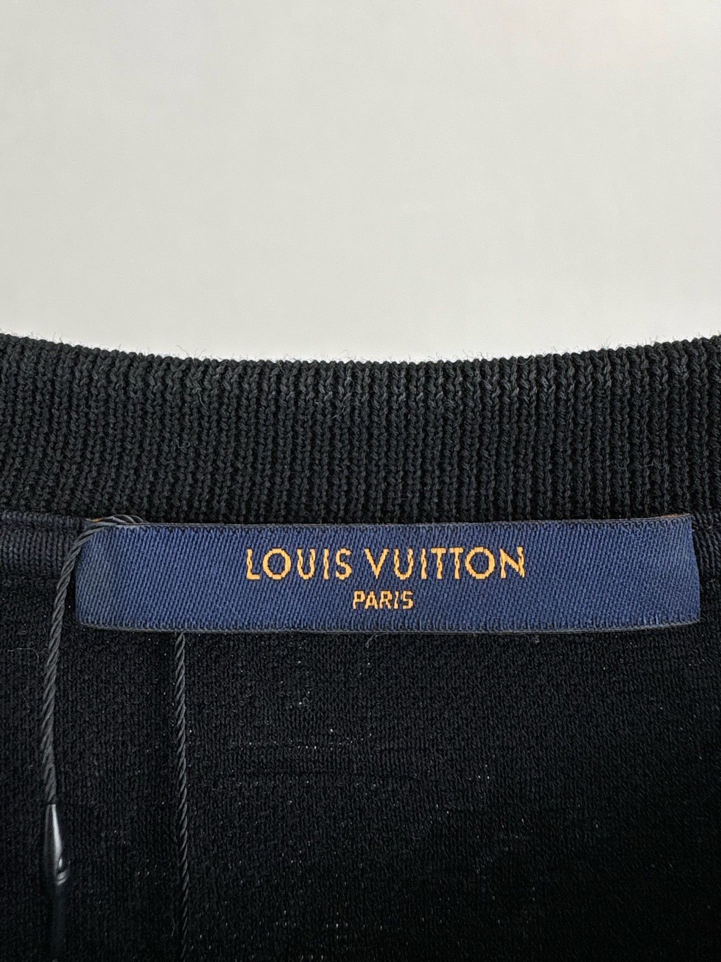 Louis Vuitton Louis Vuitton Monogram 3D Pocket T-Shirt XL Size US XL / EU 56 / 4 - 4 Thumbnail