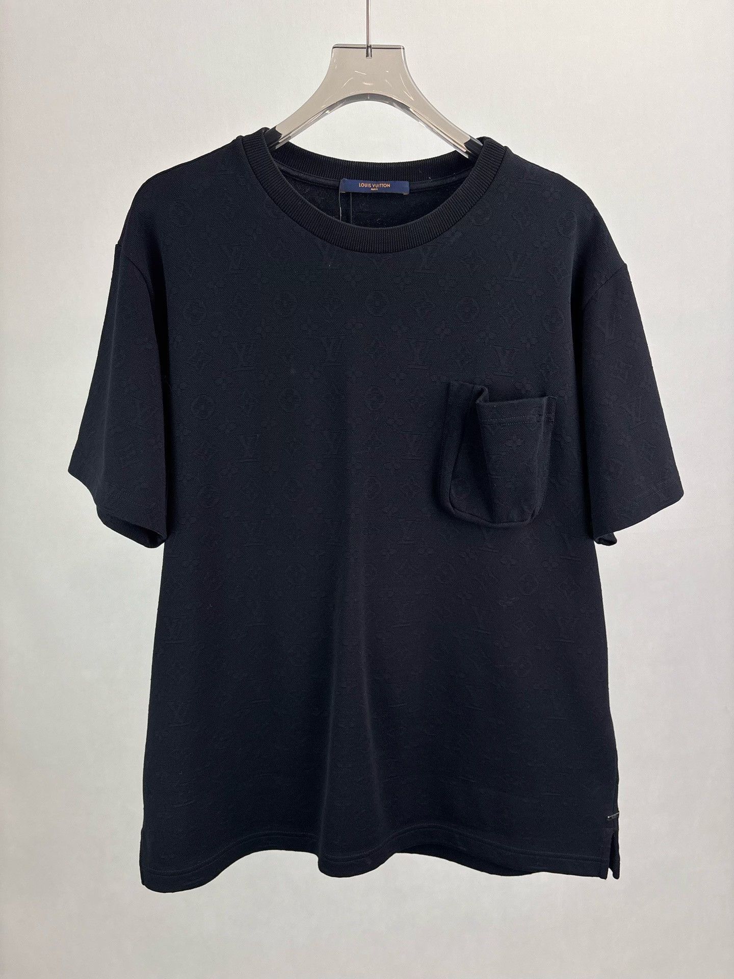 Louis Vuitton Louis Vuitton Monogram 3D Pocket T-Shirt XL Size US XL / EU 56 / 4 - 2 Thumbnail