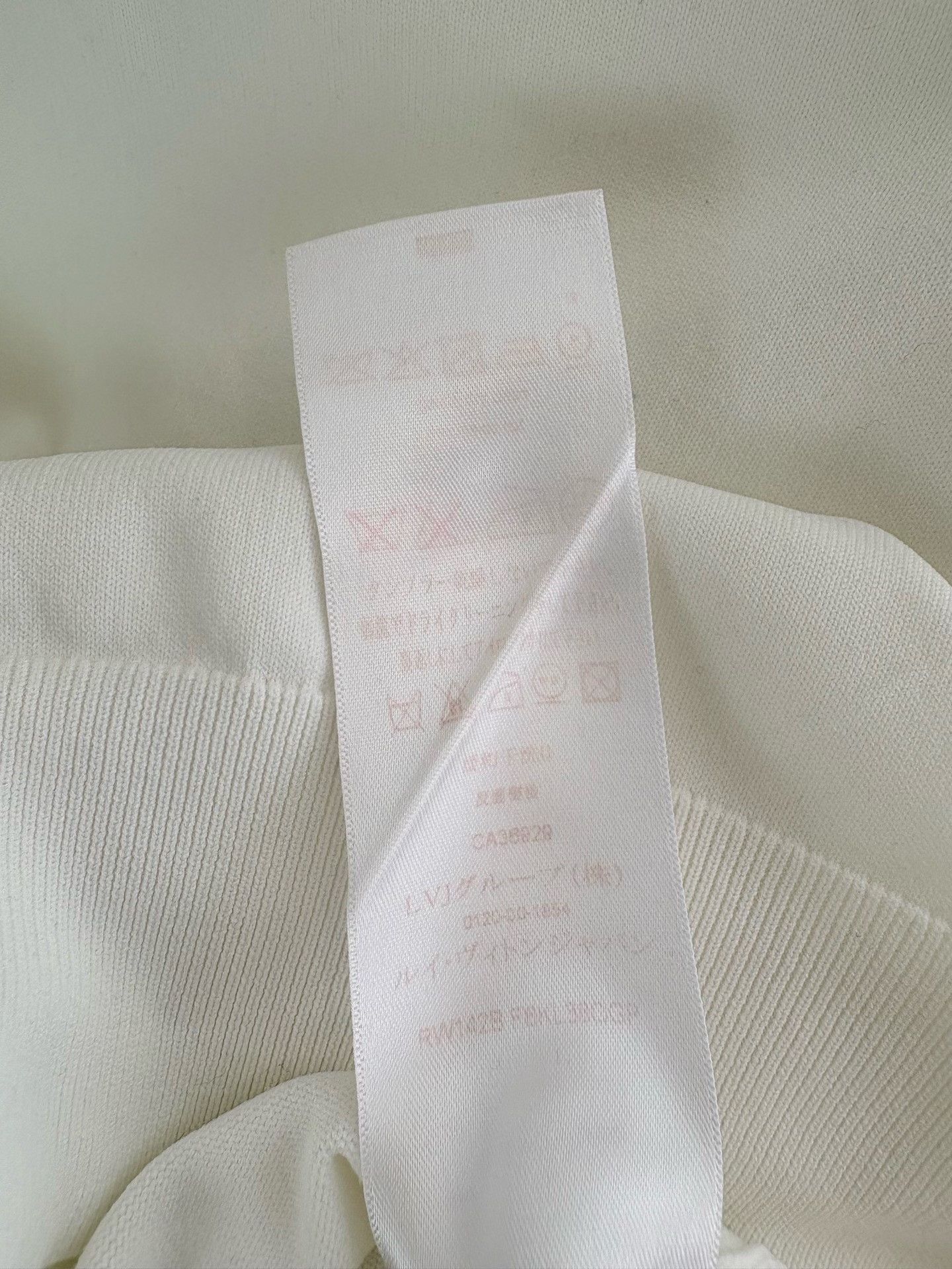 Louis Vuitton Louis Vuitton Perforated Logo Turtleneck Sweater US S Size US S / EU 44-46 / 1 - 6 Thumbnail
