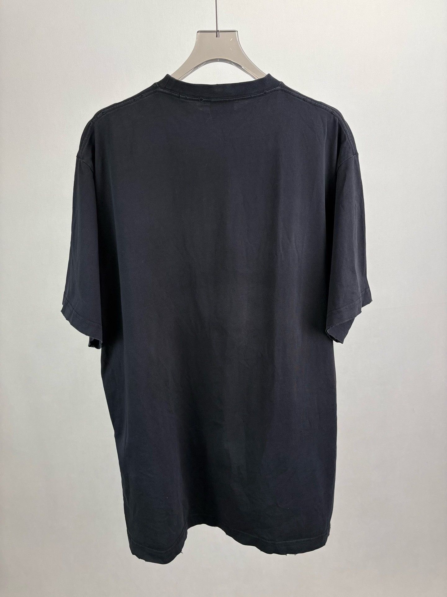 Balenciaga Balenciaga Cracked Logo Distressed T-Shirt XS Size US XS / EU 42 / 0 - 3 Thumbnail