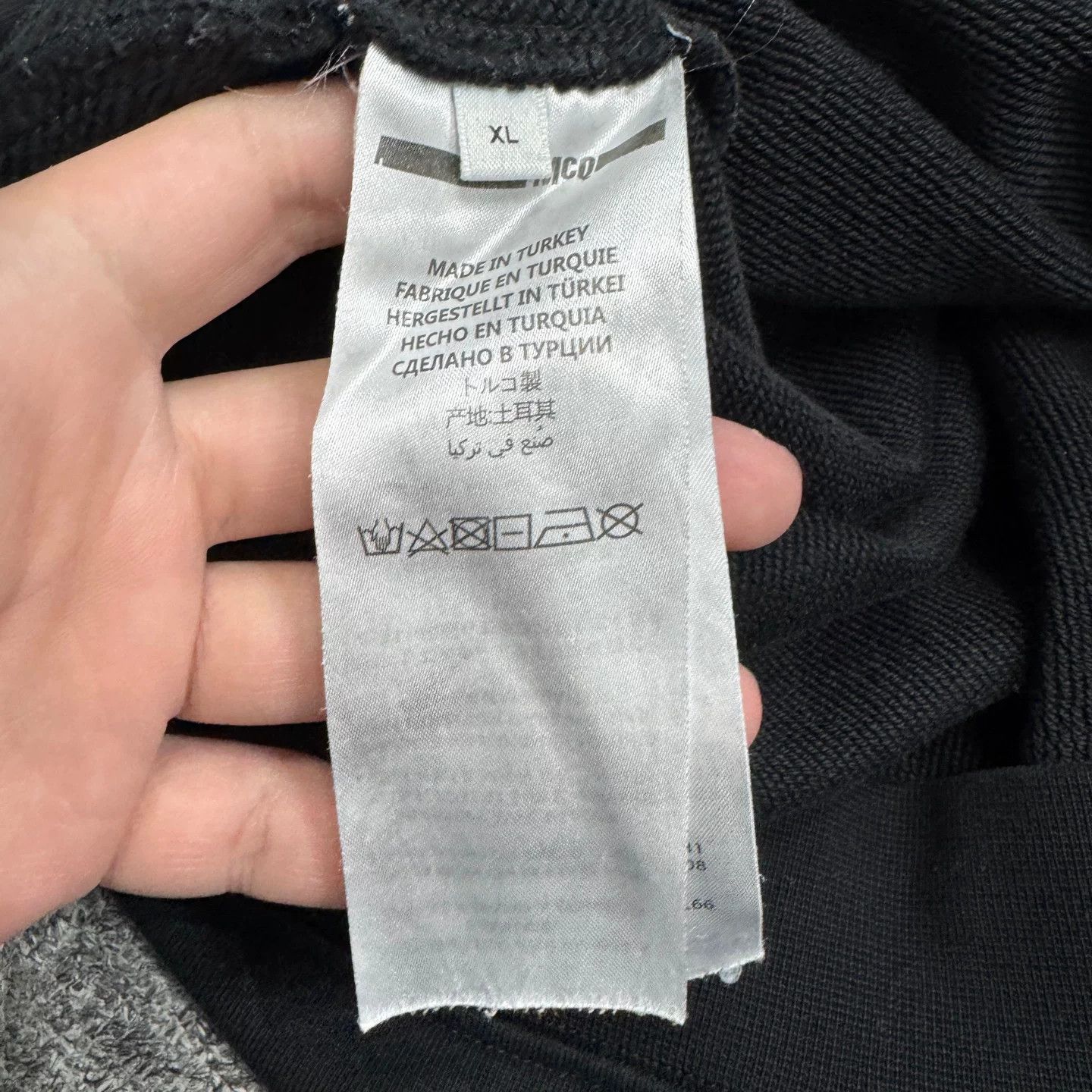 Alexander McQueen Alexander McQueen Flocked Swallow Sweatshirt XL Size US XL / EU 56 / 4 - 4 Thumbnail