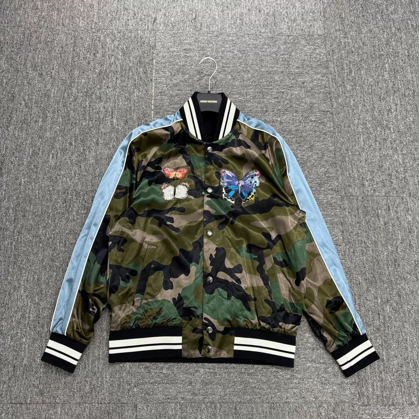 Valentino Valentino Butterfly Camo Souvenir Jacket Size 46 Size US S / EU 44-46 / 1 - 2 Thumbnail