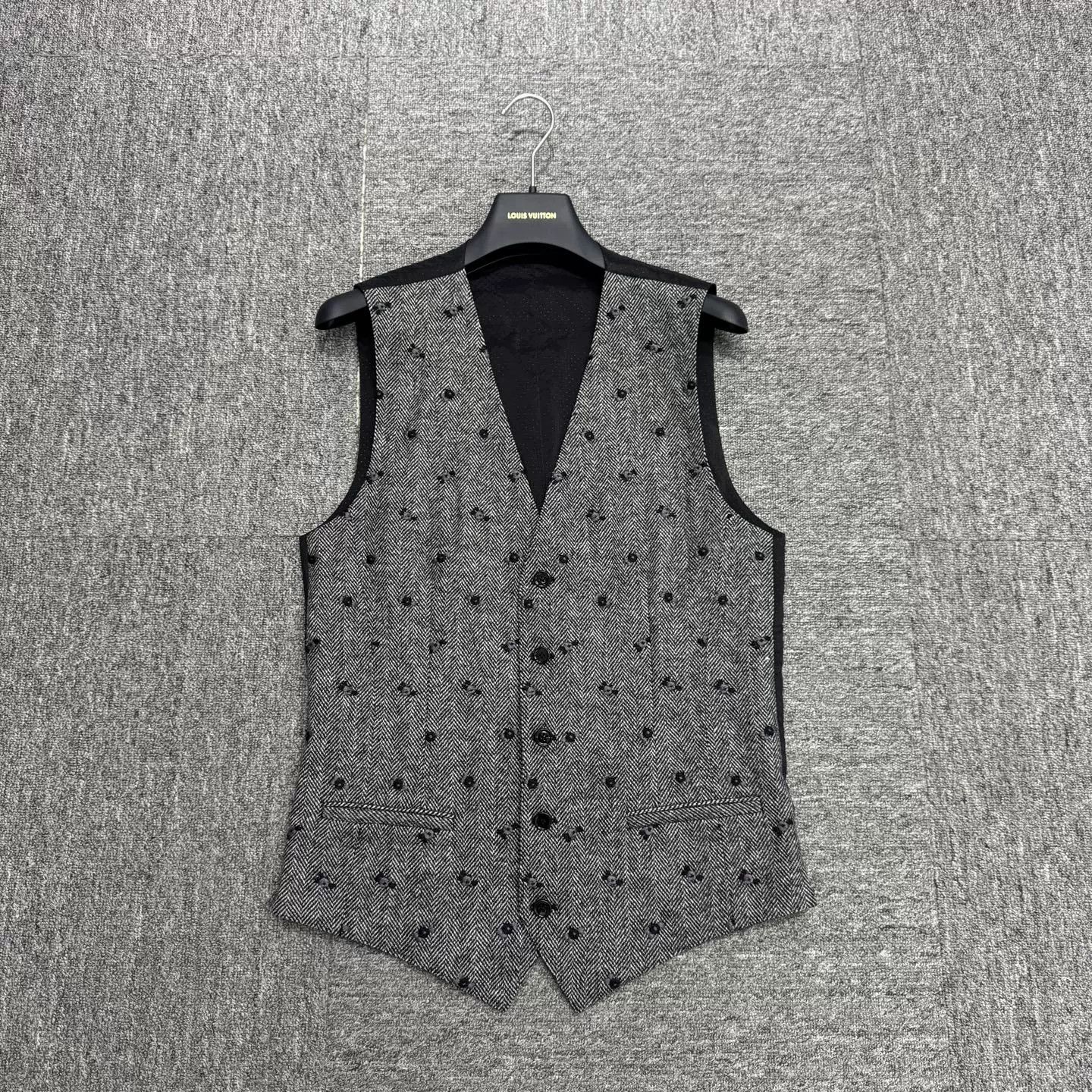 Dolce & Gabbana Dolce & Gabbana Herringbone Wool Vest Size 36R Size US S / EU 44-46 / 1 - 2 Thumbnail