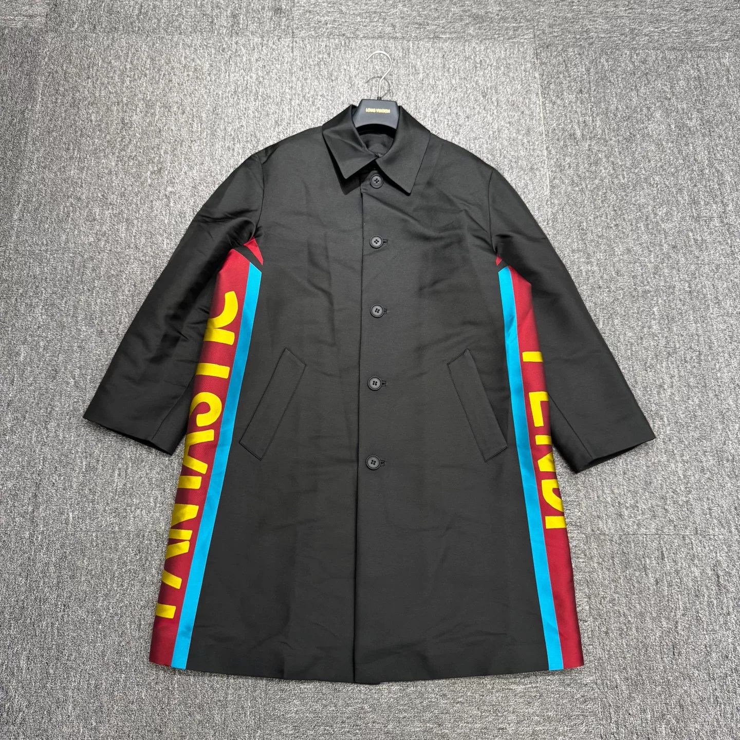 Fendi Fendi Side Logo Print Overcoat IT 46 Size US S / EU 44-46 / 1 - 2 Thumbnail